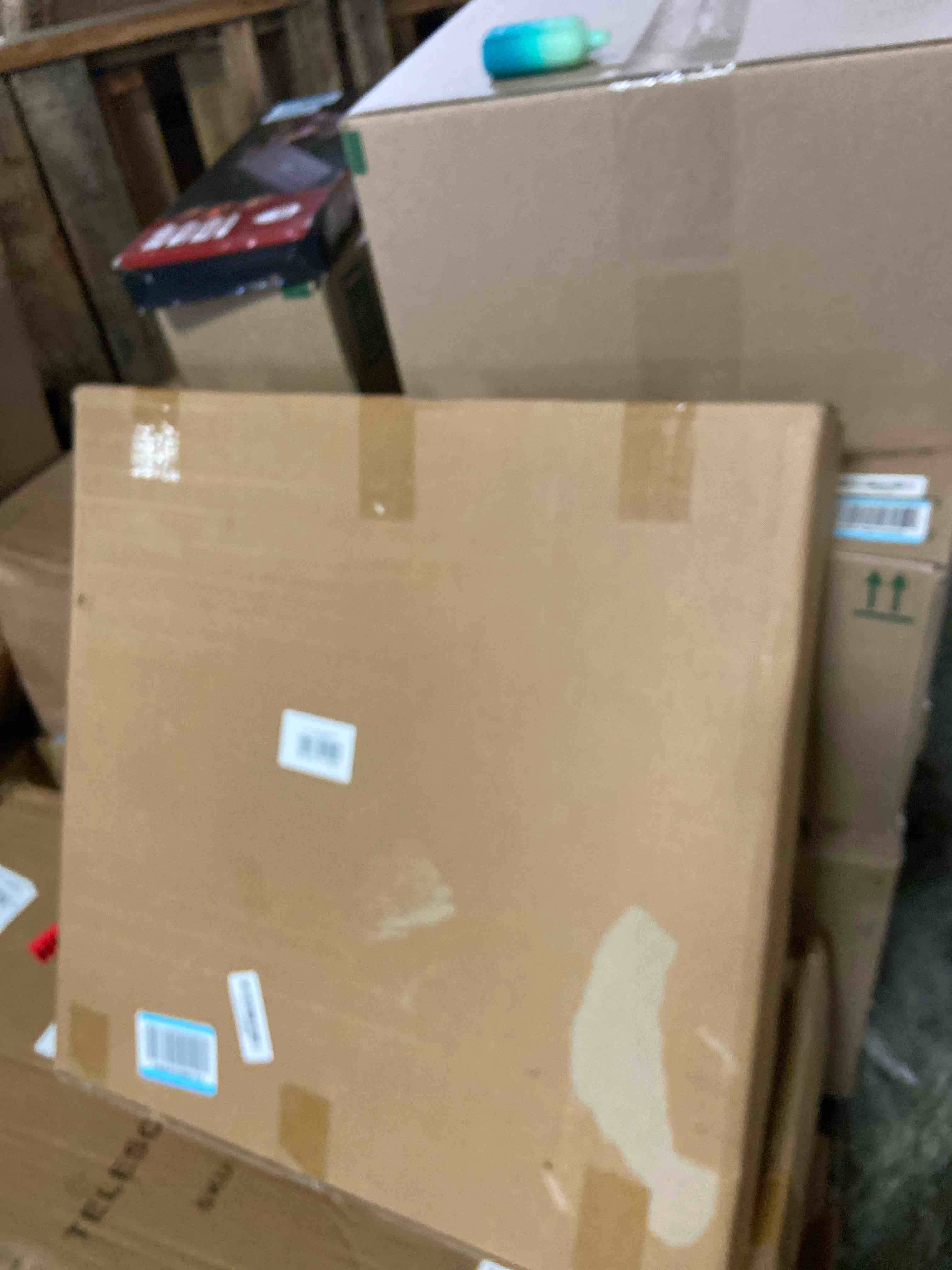 Condition photo showing New/Like New for DABLUE 20x20 Inch Frame 3 Pack Square 20 by 20 Picture Frames Display Pictures 16x16 with Mat or 20x20 without Mat, Solid Wood White Photo Frames for Wall