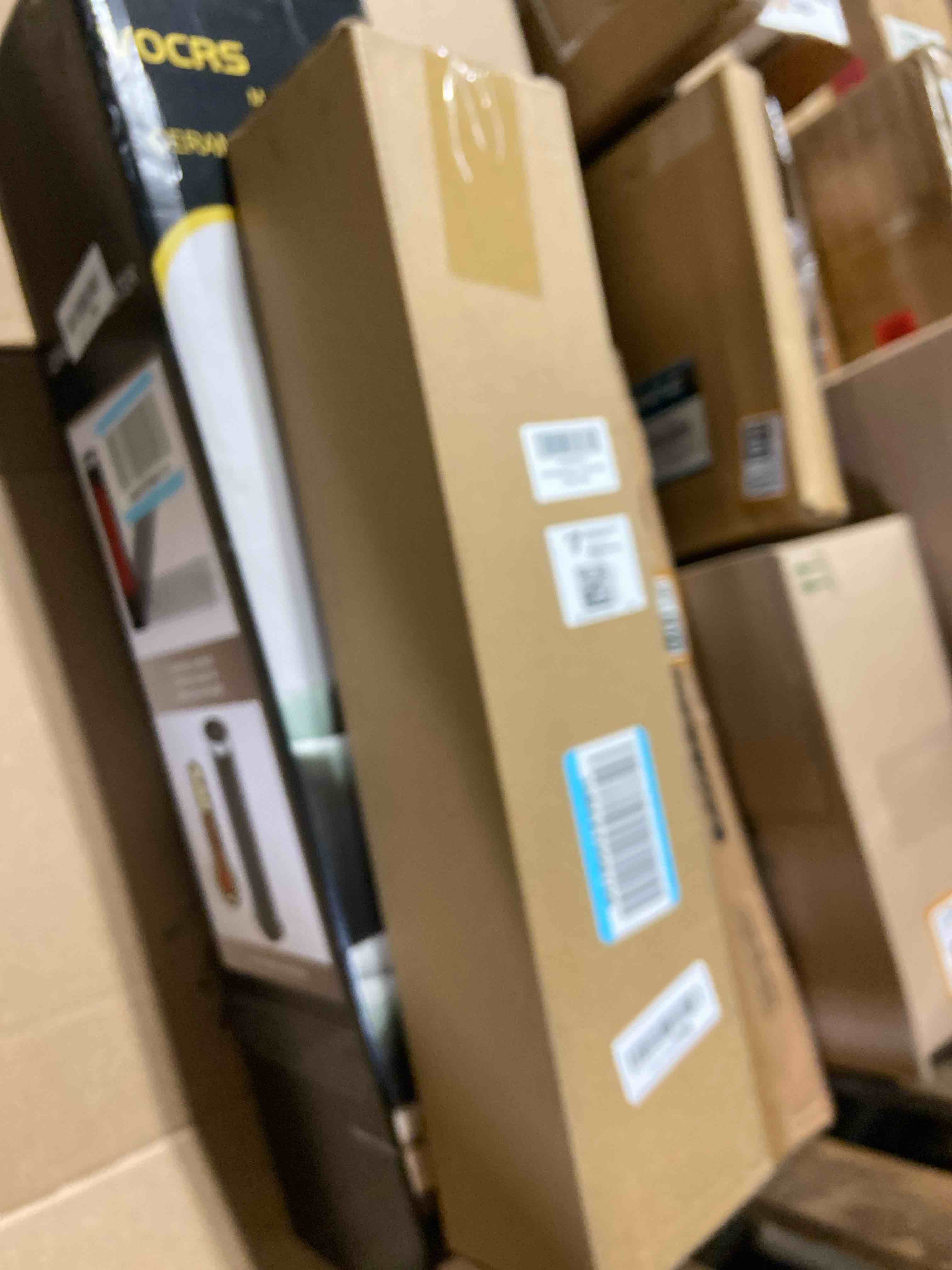 Condition photo showing New/Like New for FamRica Mahjong Racks with Pushers, 4PCS Mahjong All-in-One Tile Rack and Pusher, Clear Acrylic American Majiang Tile Racks with Built-in Pushers, Transparent