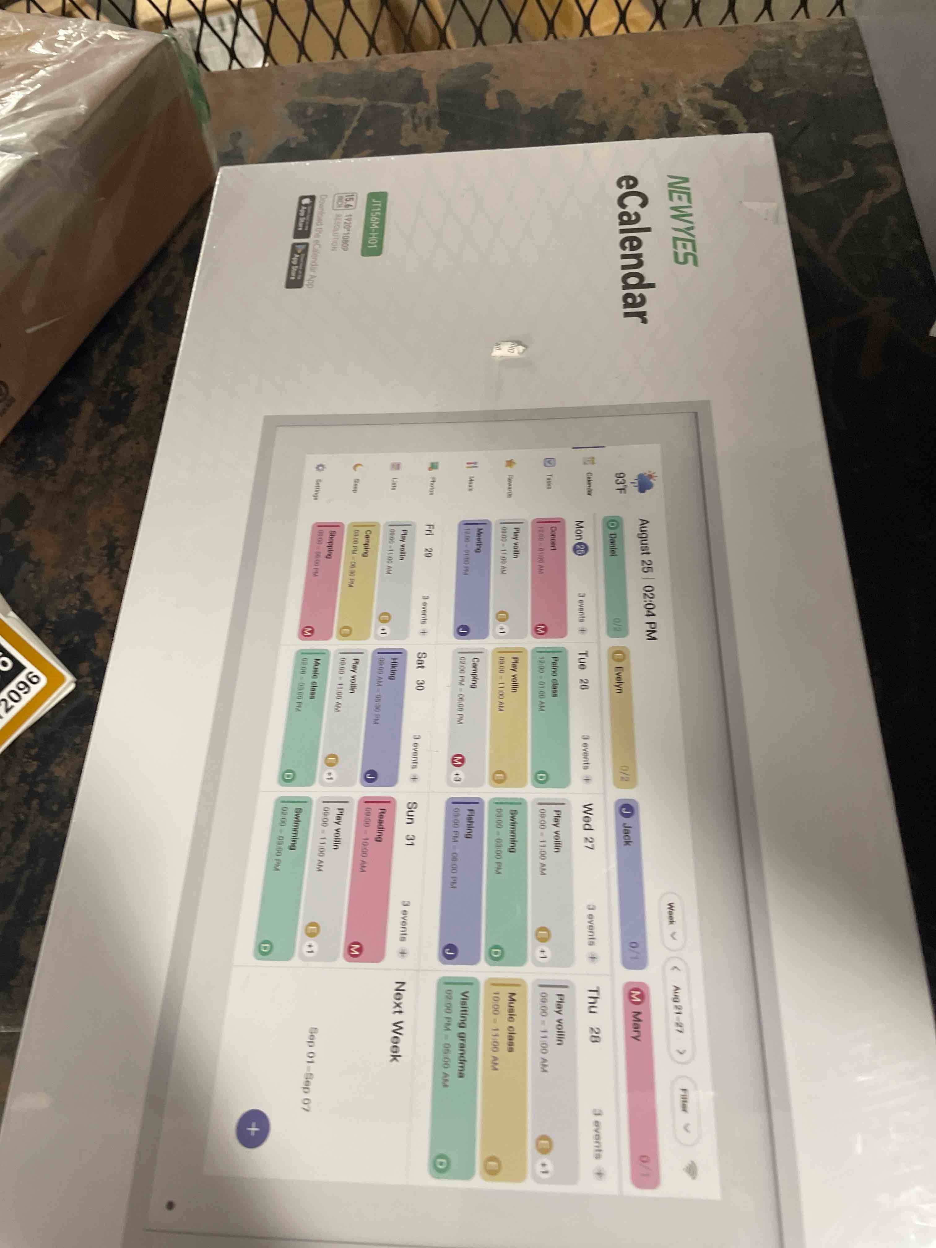 Condition photo showing New/Like New for Digital Calendar Schedual Planning Calendar, Chore Chart Task & Rewards for Parent-child 1920 x 1080P Full HD Interactive Touchscreen Smart Family Planner, Wall & Desk Mountable (White, 15.6inch)