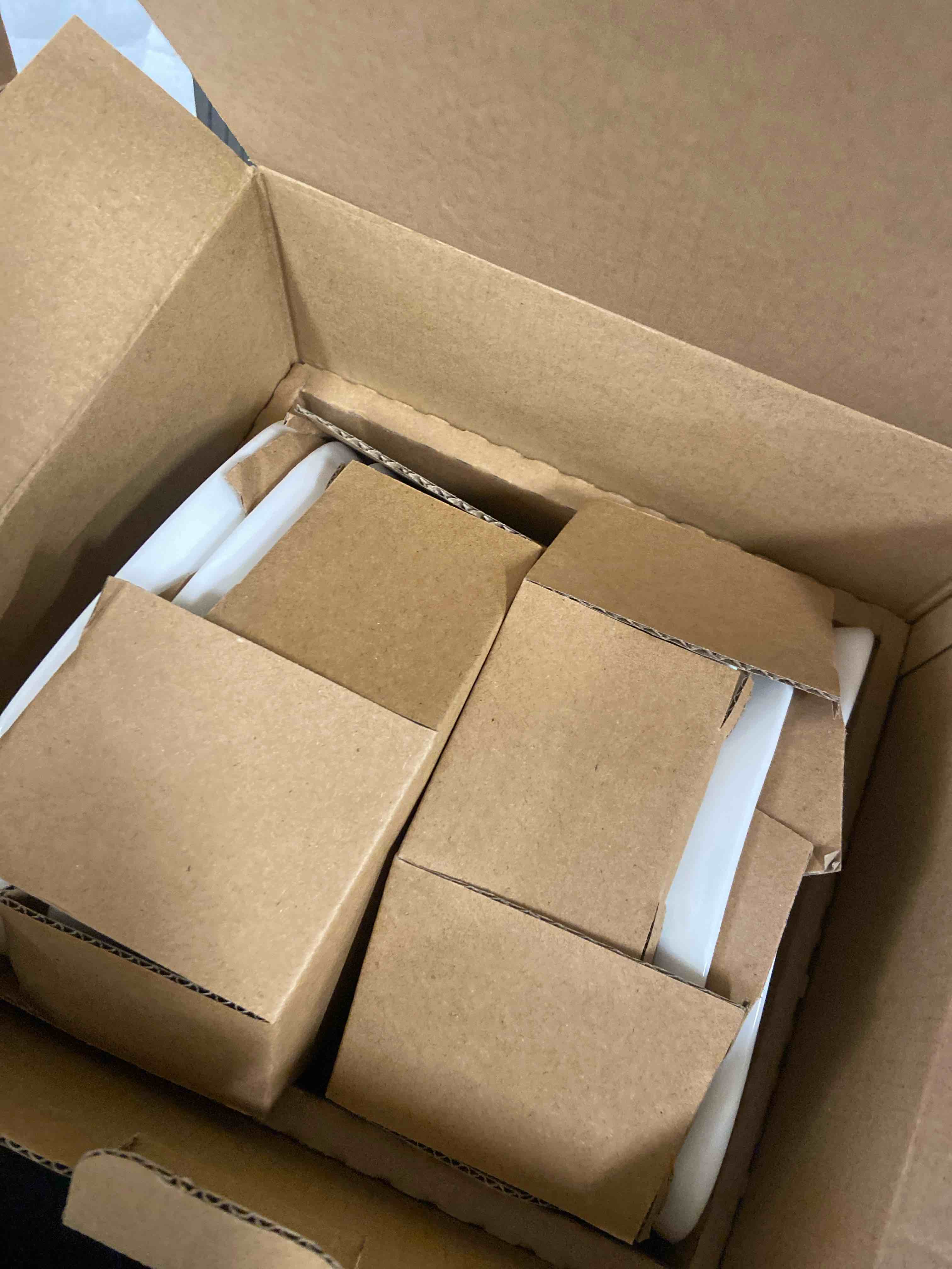 Condition photo showing New/Like New for Sweese 18 oz Medium White Porcelain Bowls - Set of 6 Cereal, Soup, Rice & Salad Bowls, Ceramic Serving Bowls for Everyday Use White Medium (18 oz)