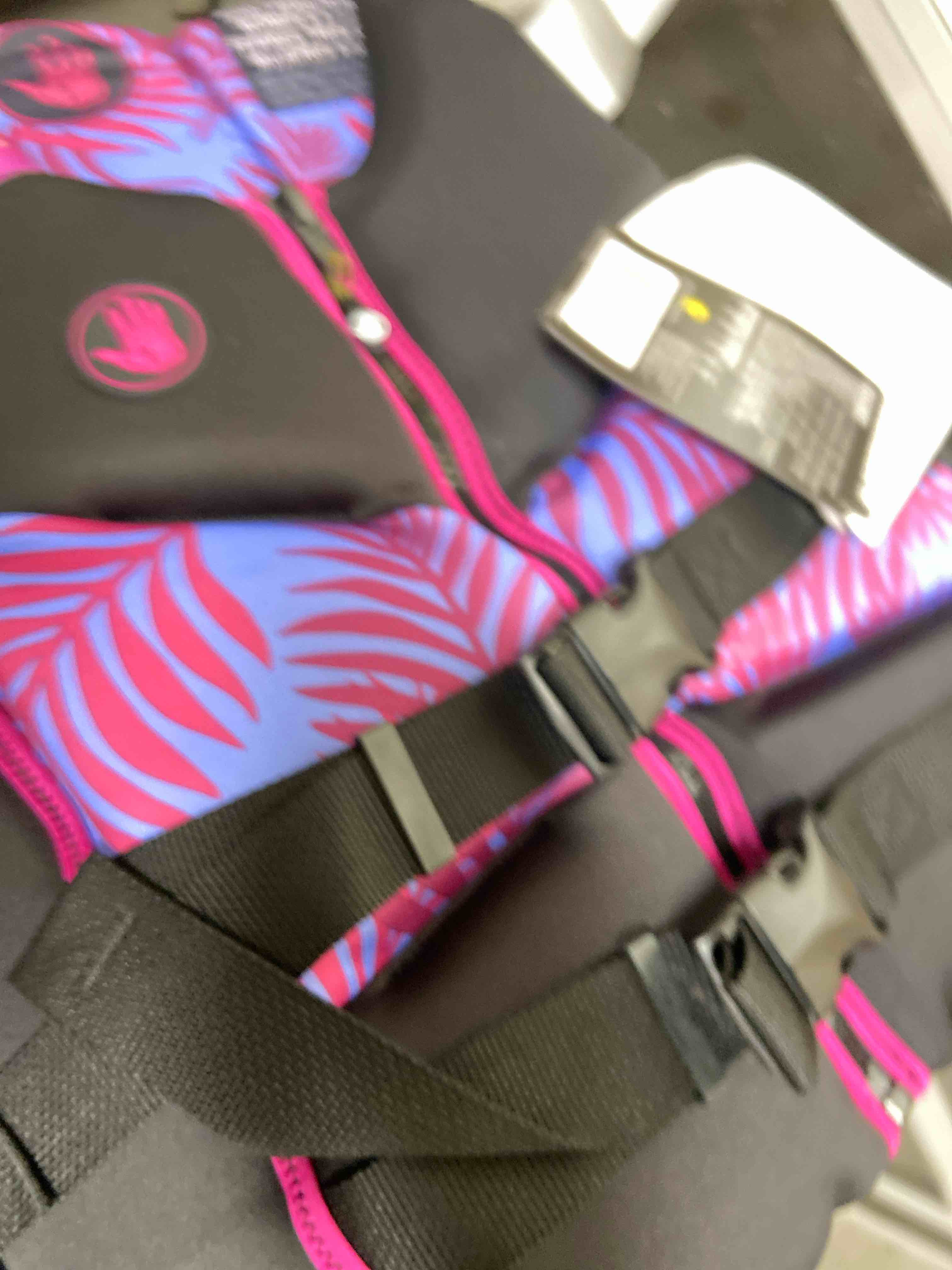 Condition photo showing New/Like New for body glove womens palm purple