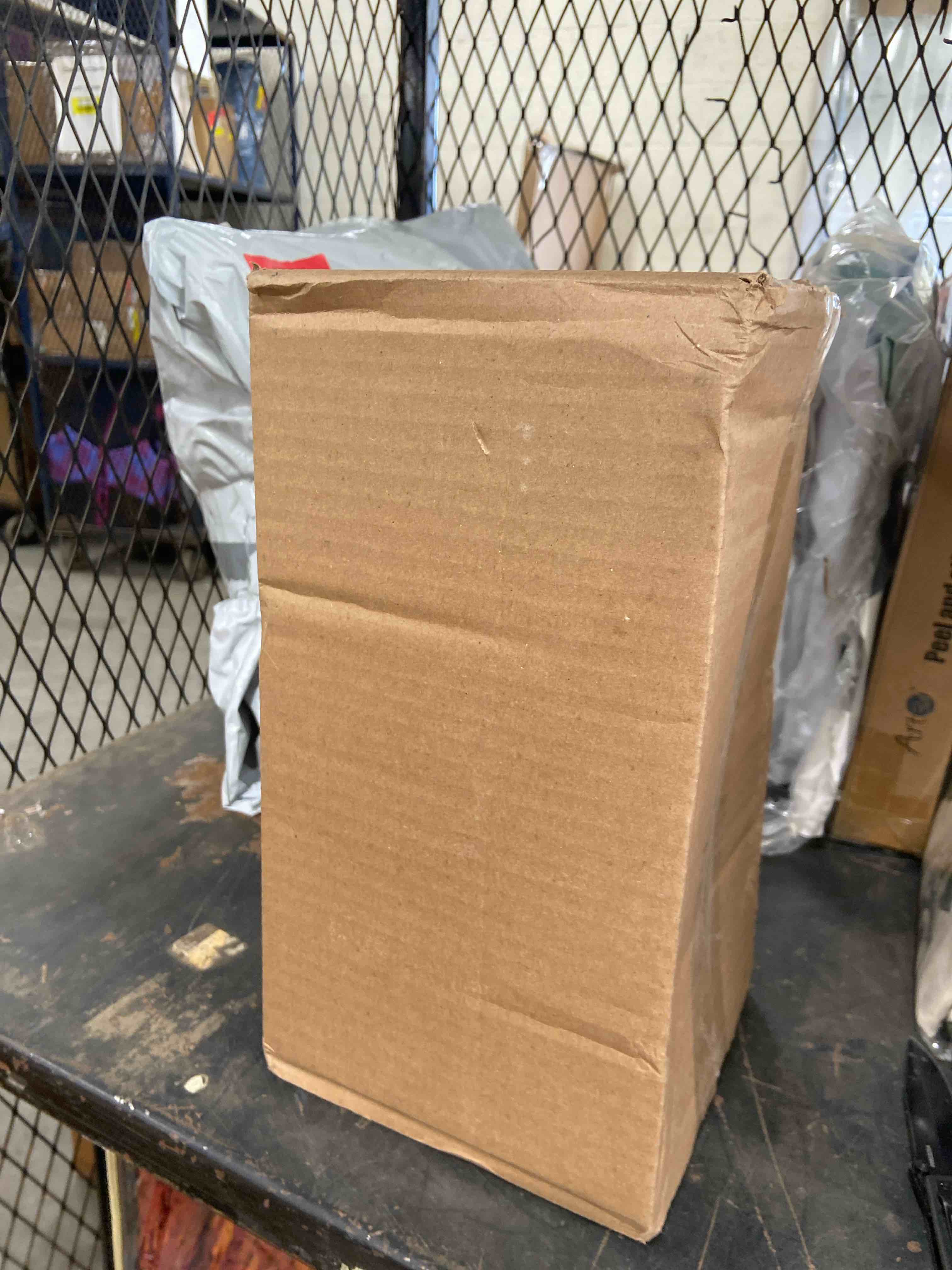 Condition photo showing New/Like New for maleeha tissue box cover