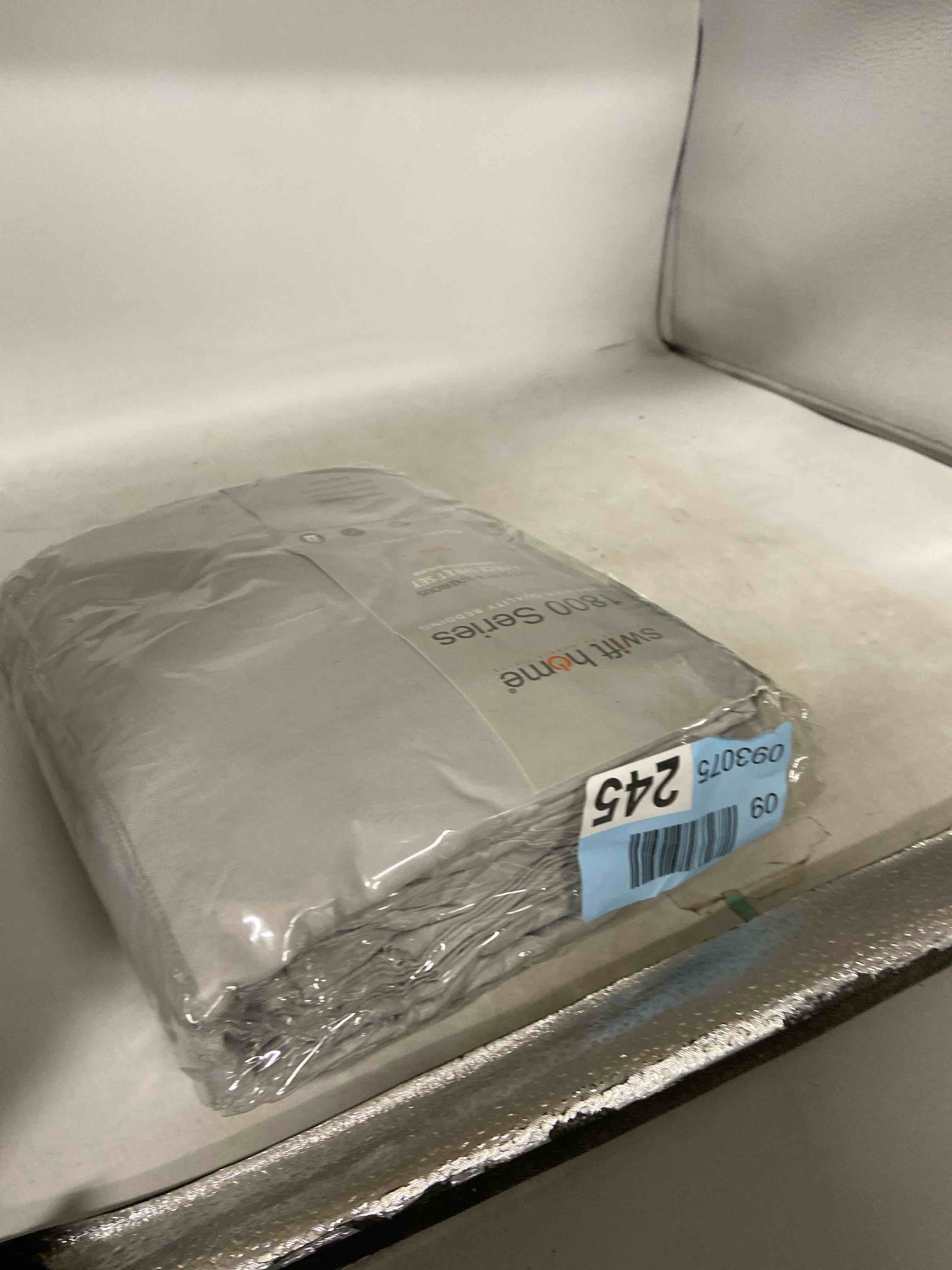 Condition photo showing New/Like New for Swift Home Twin 4-Piece Microfiber Sheet Sets (Includes 1 Bonus Pillowcase), Ultra-Soft Brushed - Extremely Durable - Easy Fit - Wrinkle Resistant, Twin, Light Grey