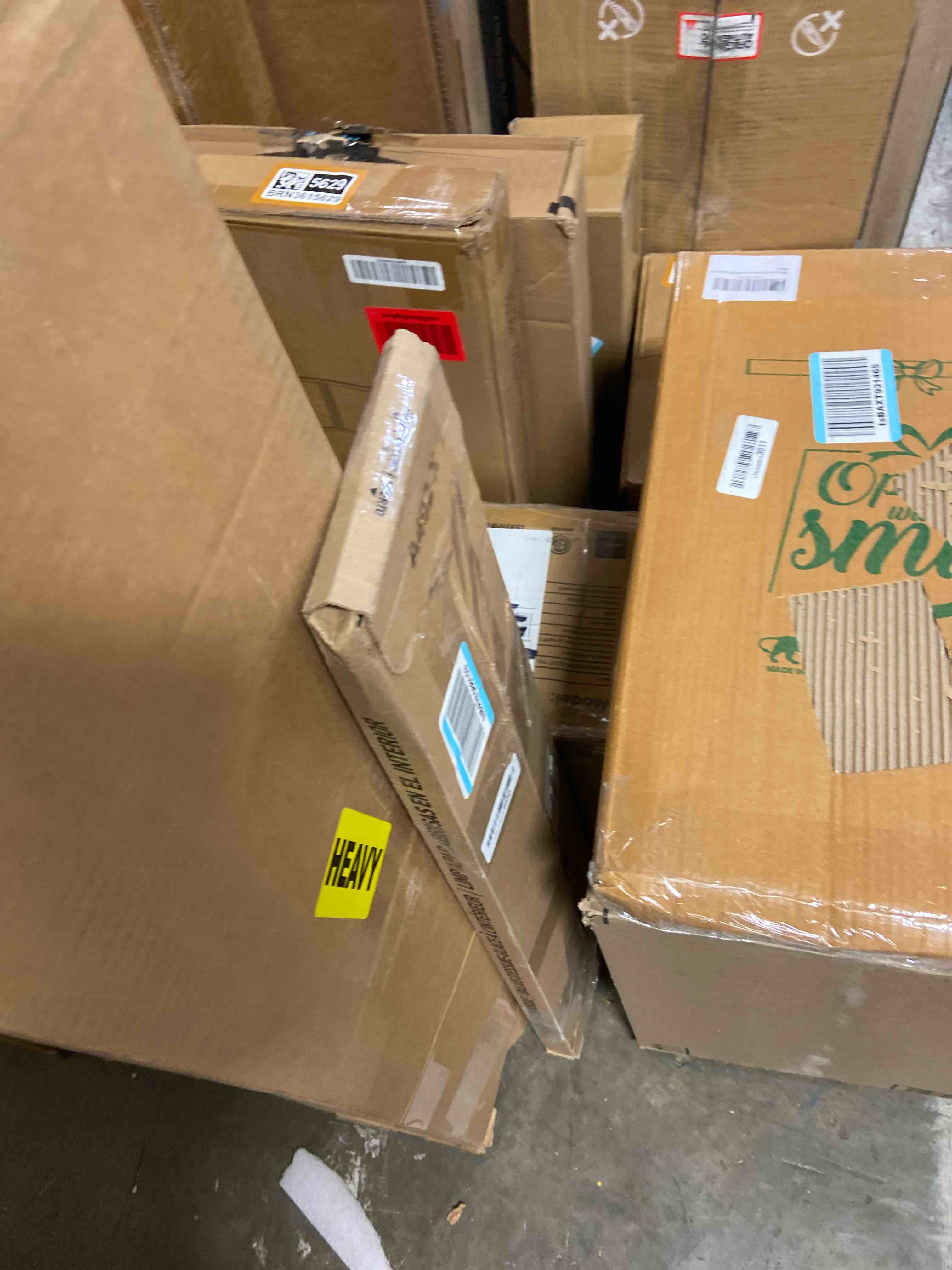 Condition photo showing New/Like New for TRICO Gold 2 Pack All Weather Automotive Replacement Wiper Blades 28 and 24 Inch (18-2824)