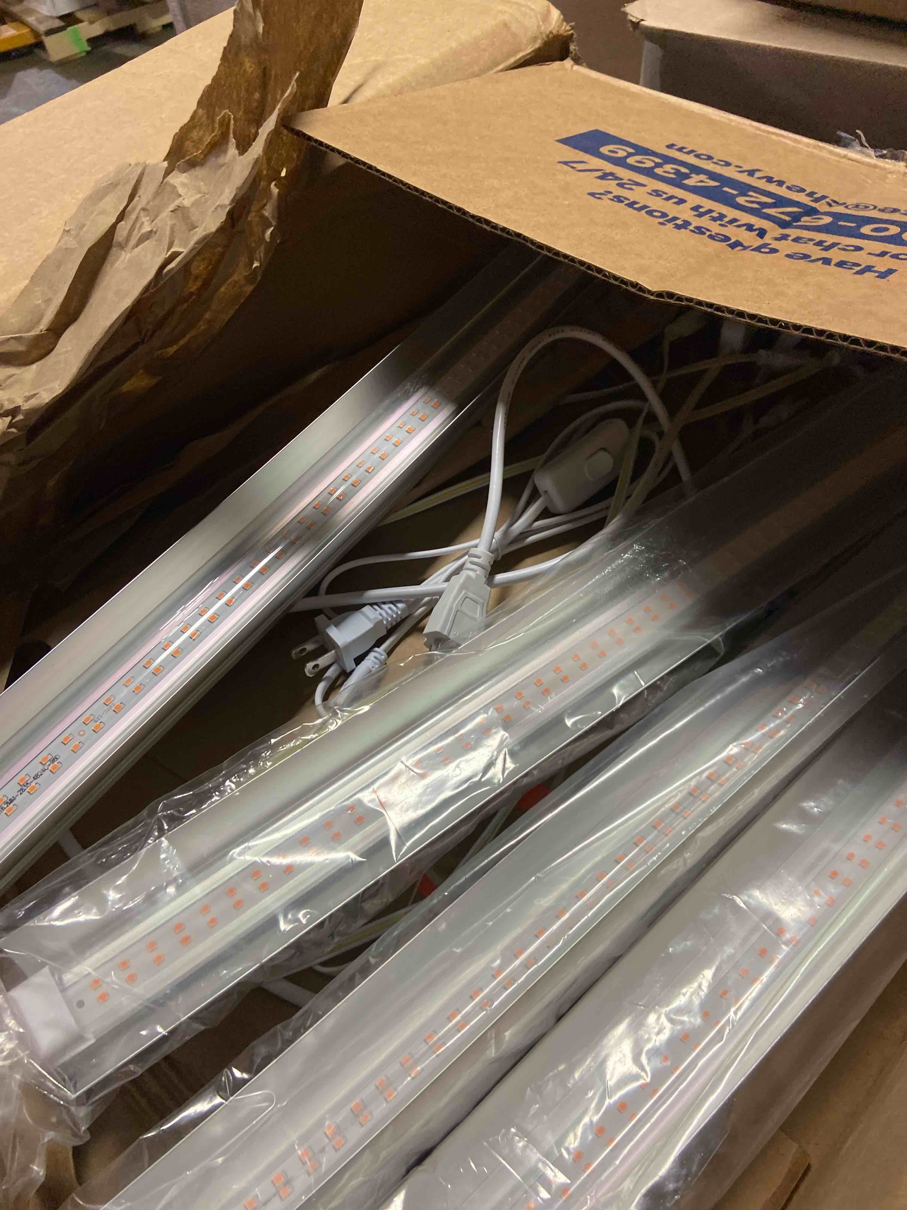 Condition photo showing Good Condition for Barrina 5000K 2FT LED Shop Light, 3000LM, 20W, T8 Shop Lights for Garage, Workbench, Cabinet, Workshop, Room, LED Tube Light, Linkable Ceiling Light Fixture with Built-in ON/Off Switch, ETL, 4 Packs 5000K 4 Packs