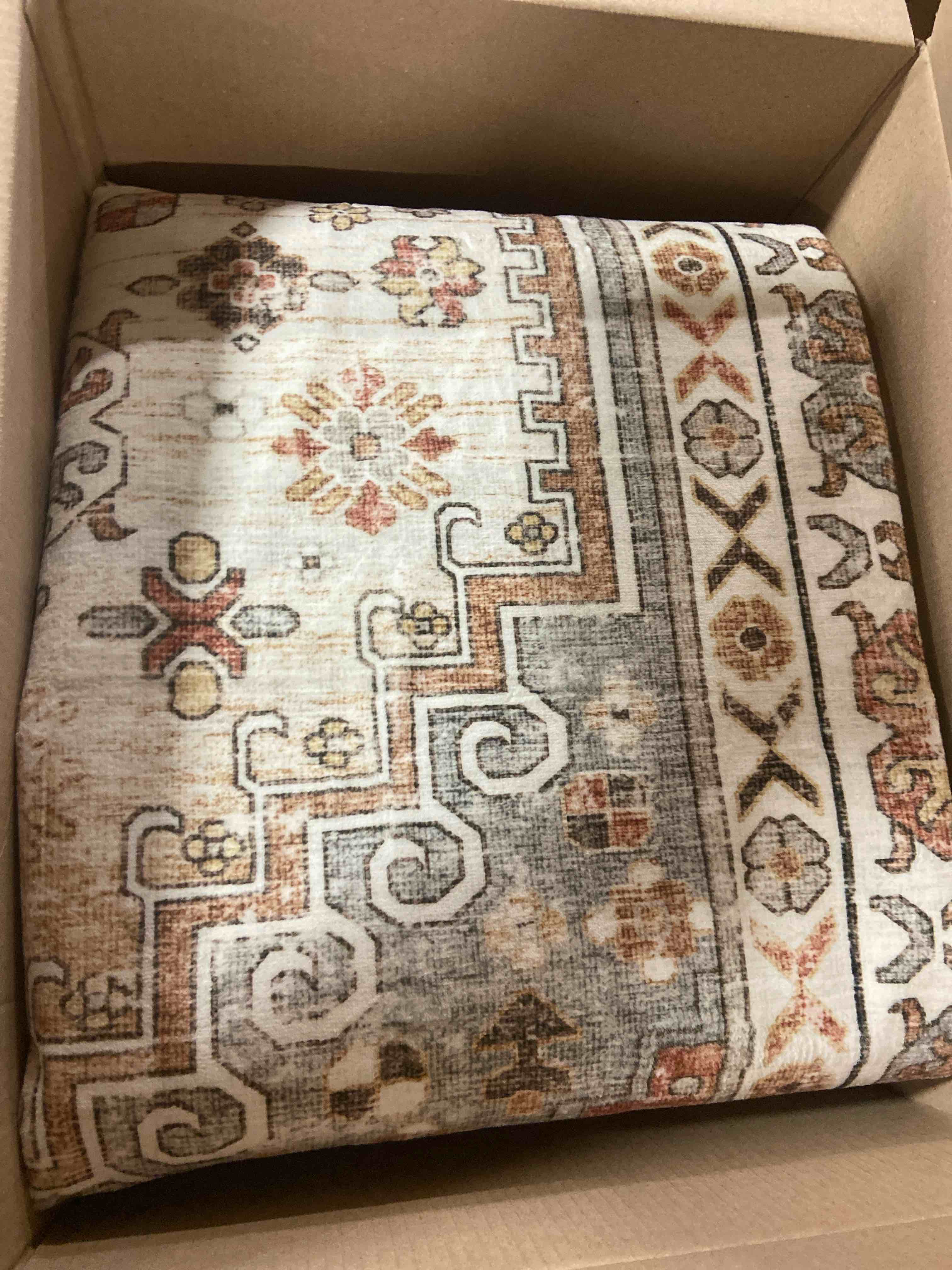 Condition photo showing New/Like New for zesthome 5x7 Area Rugs - Ultra-Thin Washble Rug, Stain Resistant Anti Slip Backing Rugs for Living Room,Bedroom, Vintage Home Decor Area Rug (Orange,5'x7') Orange 5' x 7' (Rectangular)