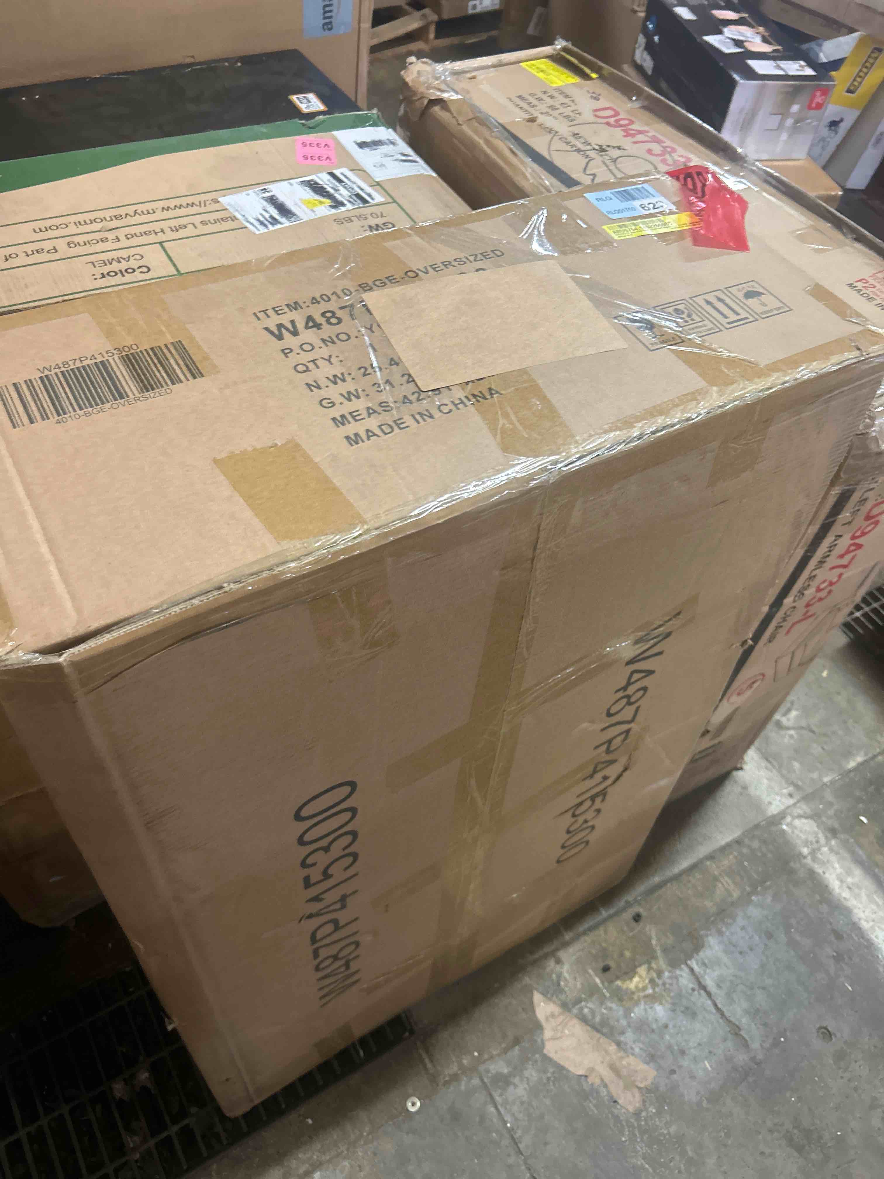 Condition photo showing Good Condition for OVERSIZED Size Oval Semi-Enclosed Dog Sofa Durable 