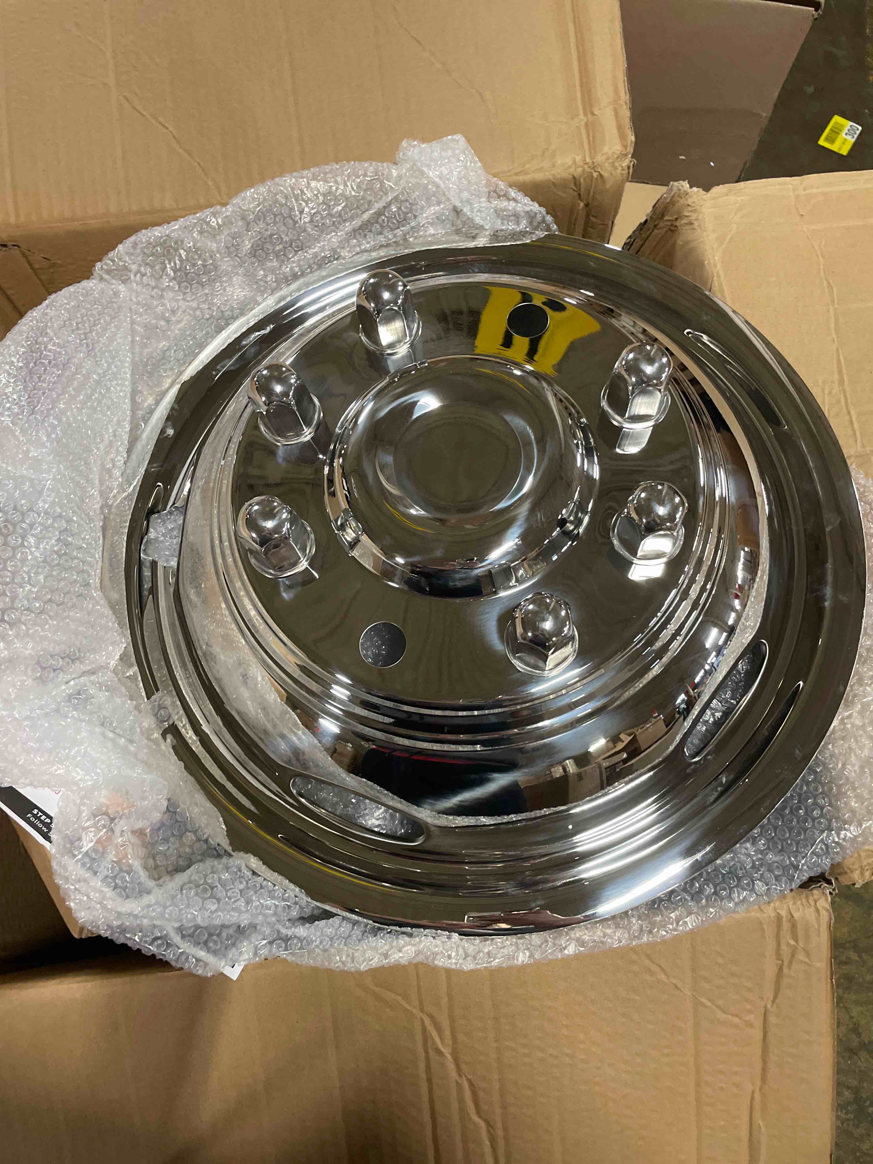 Condition photo showing New/Like New for XIUHUA 17 Inch 8 Lugs 5 Hand Holes Stainless Steel Wheel Simulators for 2011-2021 Chevy GMC 3500 Dually Wheel Truck