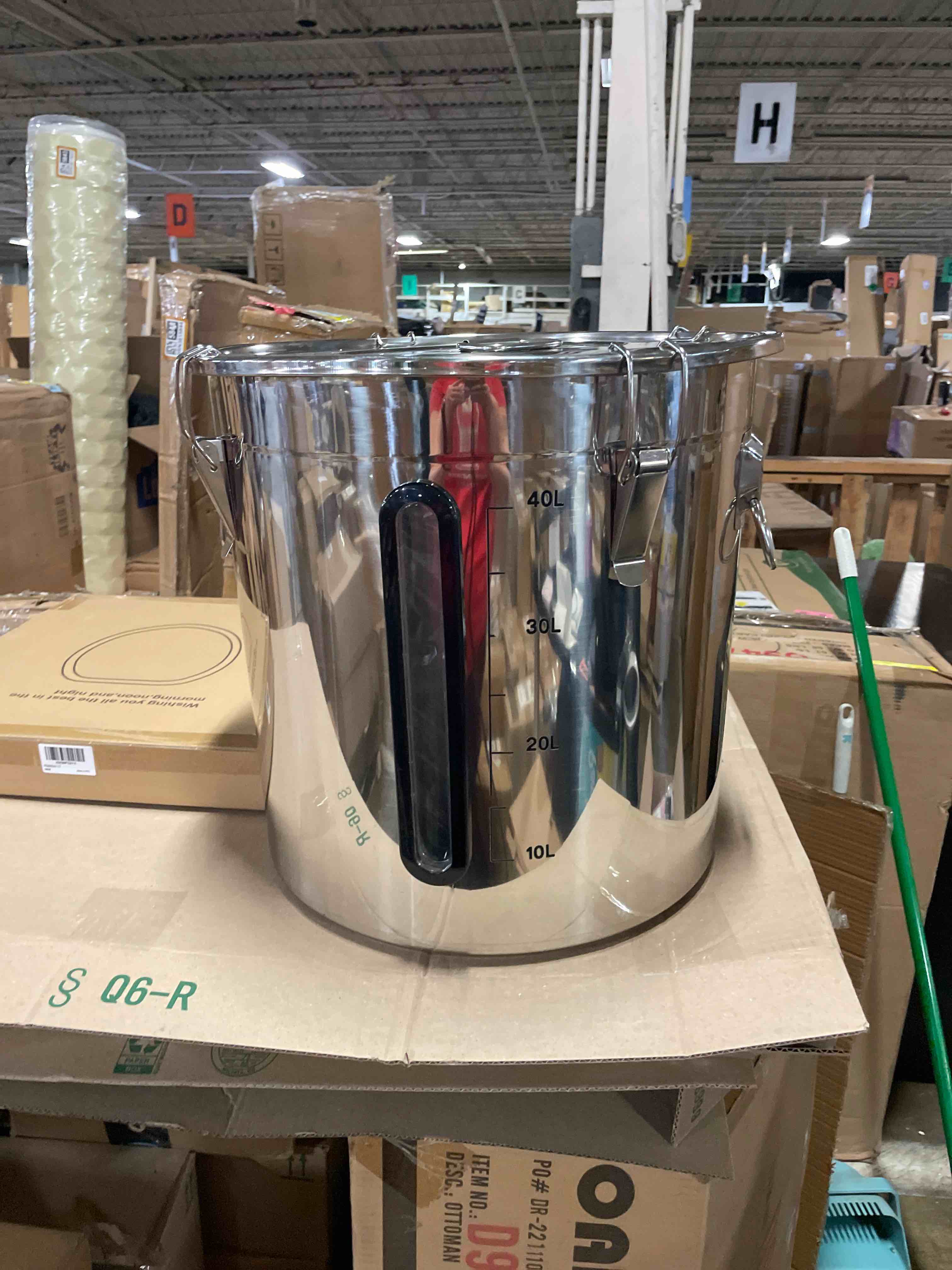 Condition photo showing Good Condition for stainless steel food storage containers with lids lock clips airtight container large airtight for rice flour sugar grain coffee bean storage containers Kitchen jar (1.59gal/6L)