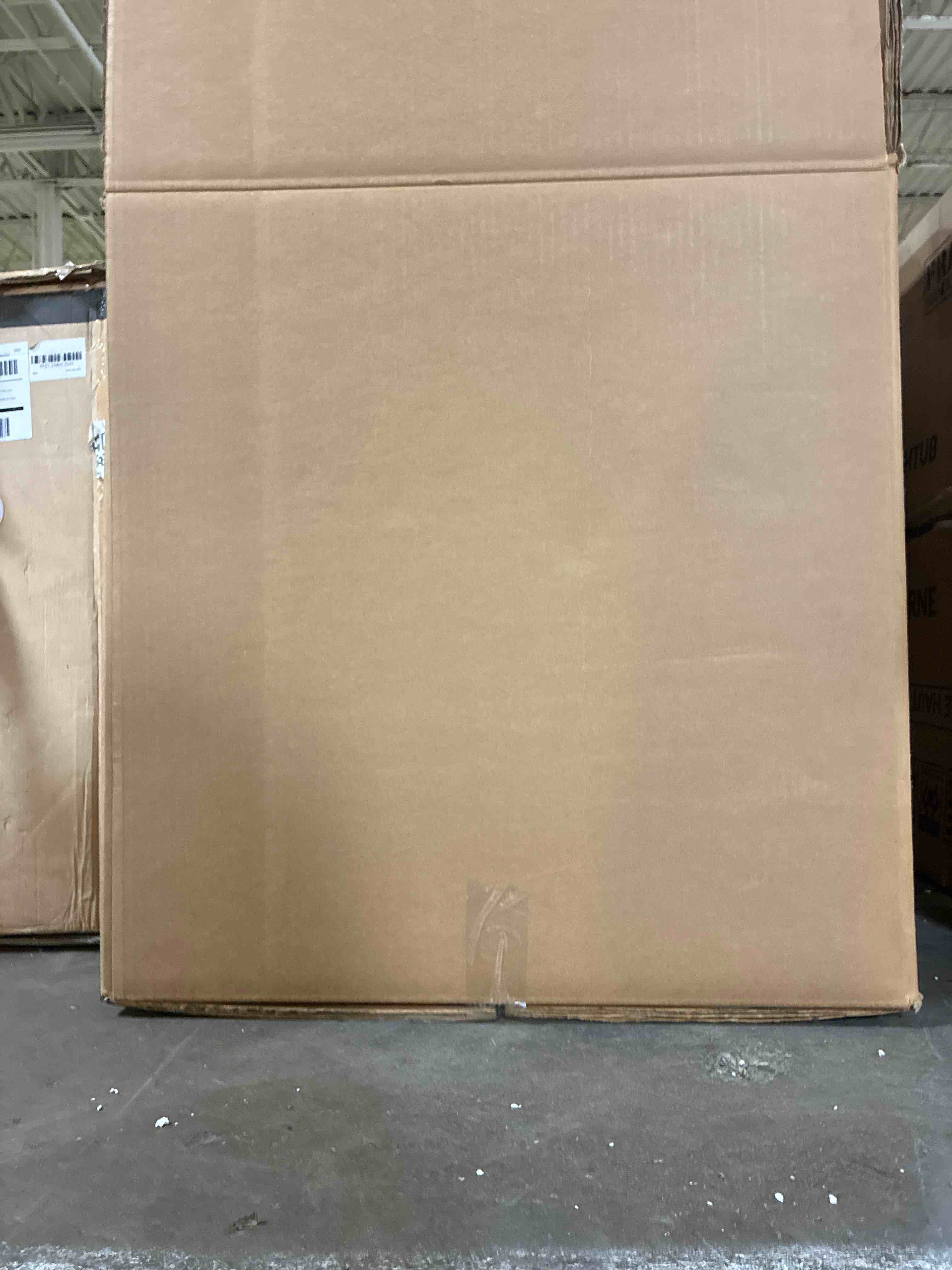 Condition photo showing New/Like New for curt round bar weight distribution hitch with integrated lubrication and sway control, up to 10k, 2-in shank, 2-5/16-inch ball model 17062