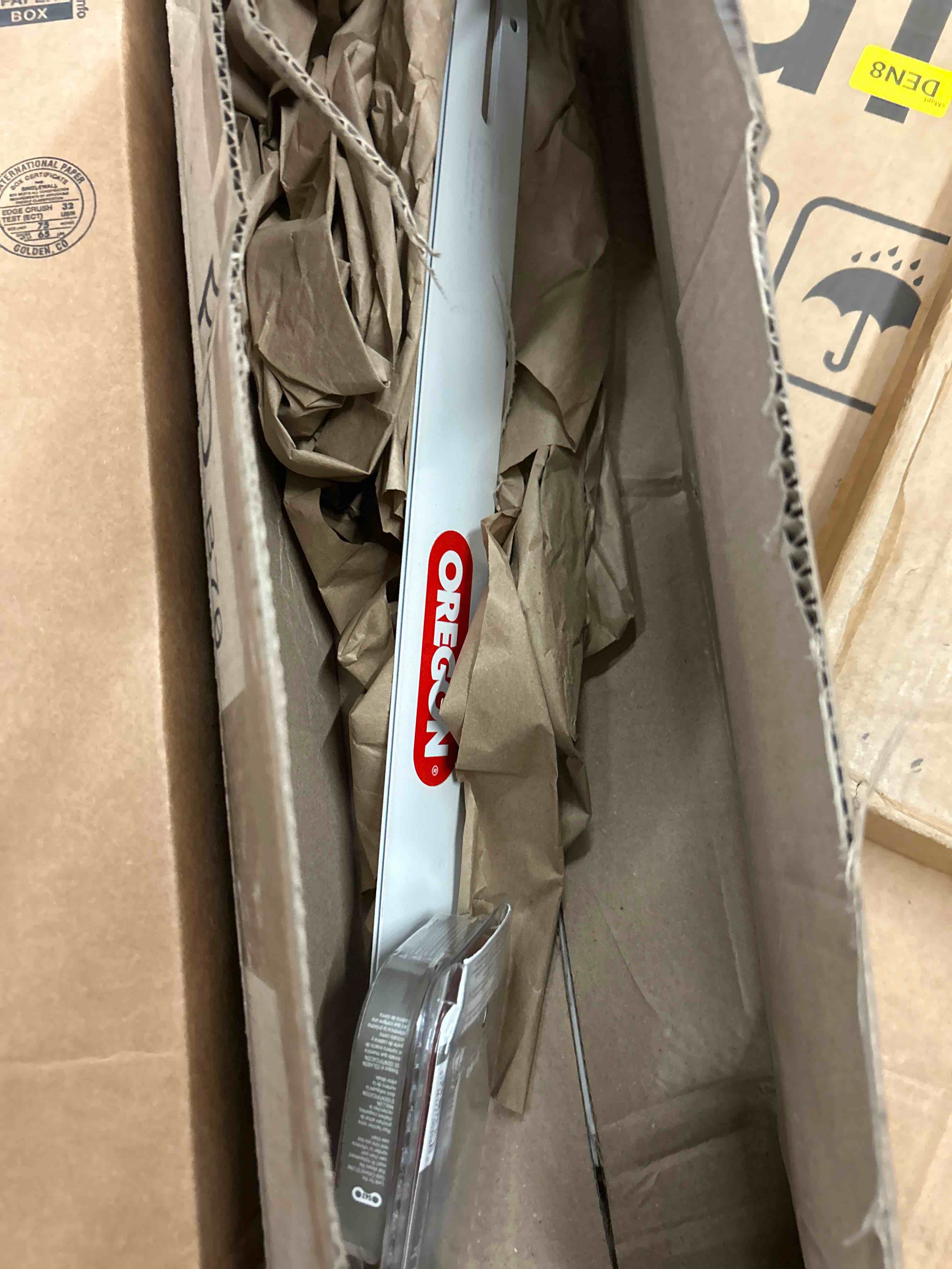 Condition photo showing New/Like New for oregon chainsaw guide bar & chain combo, advancecut replacement for saw chains, bar length 18" (45cm), with low kickback chain set, 3/8" pitch, 0.050" gauge, 62 drive links (39272)