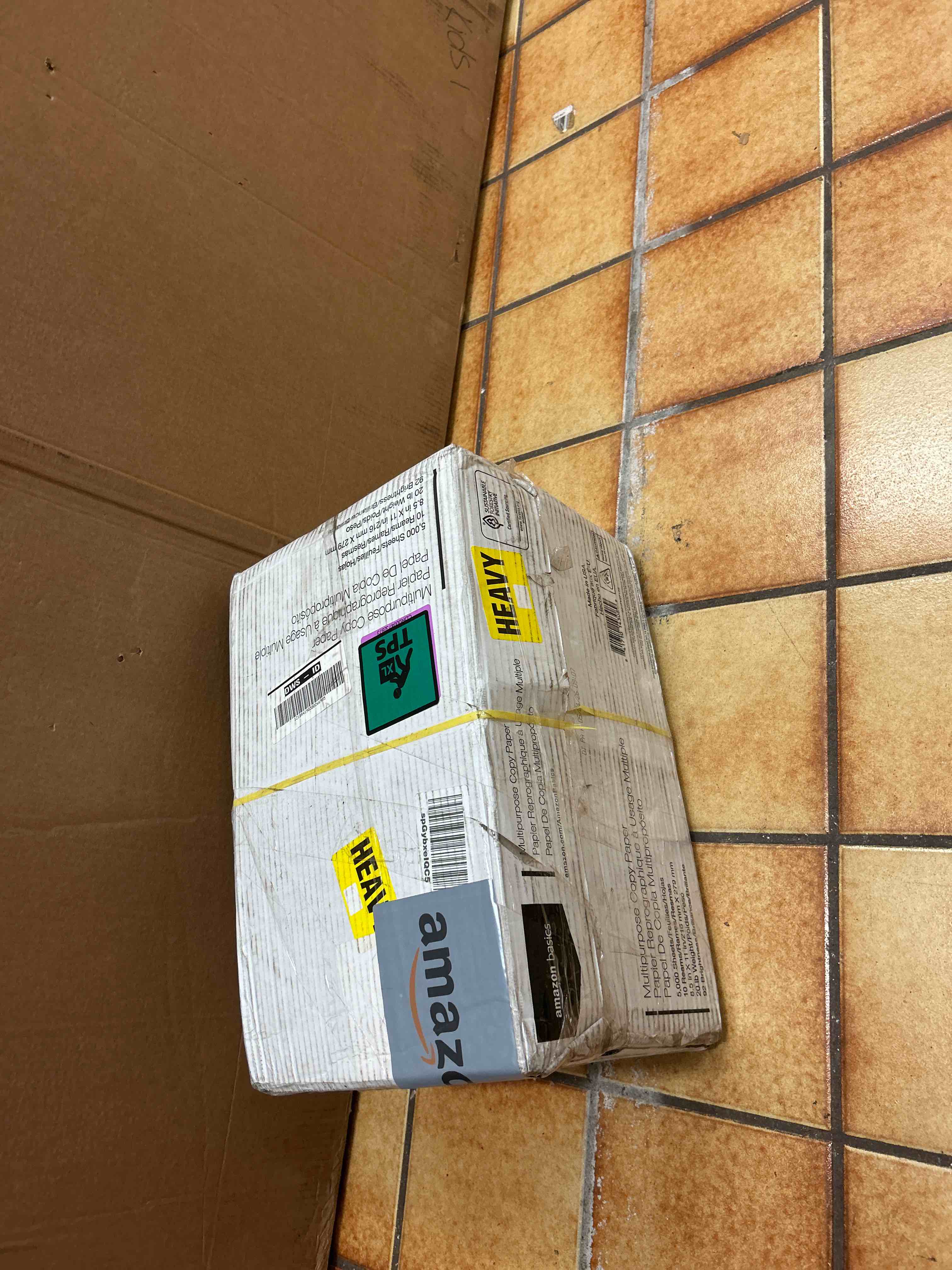 Condition photo showing New/Like New for amazon basics multipurpose copy printer paper, 20 lb, 8.5 x 11 inches, 10 reams (5,000 sheets), 92 bright white