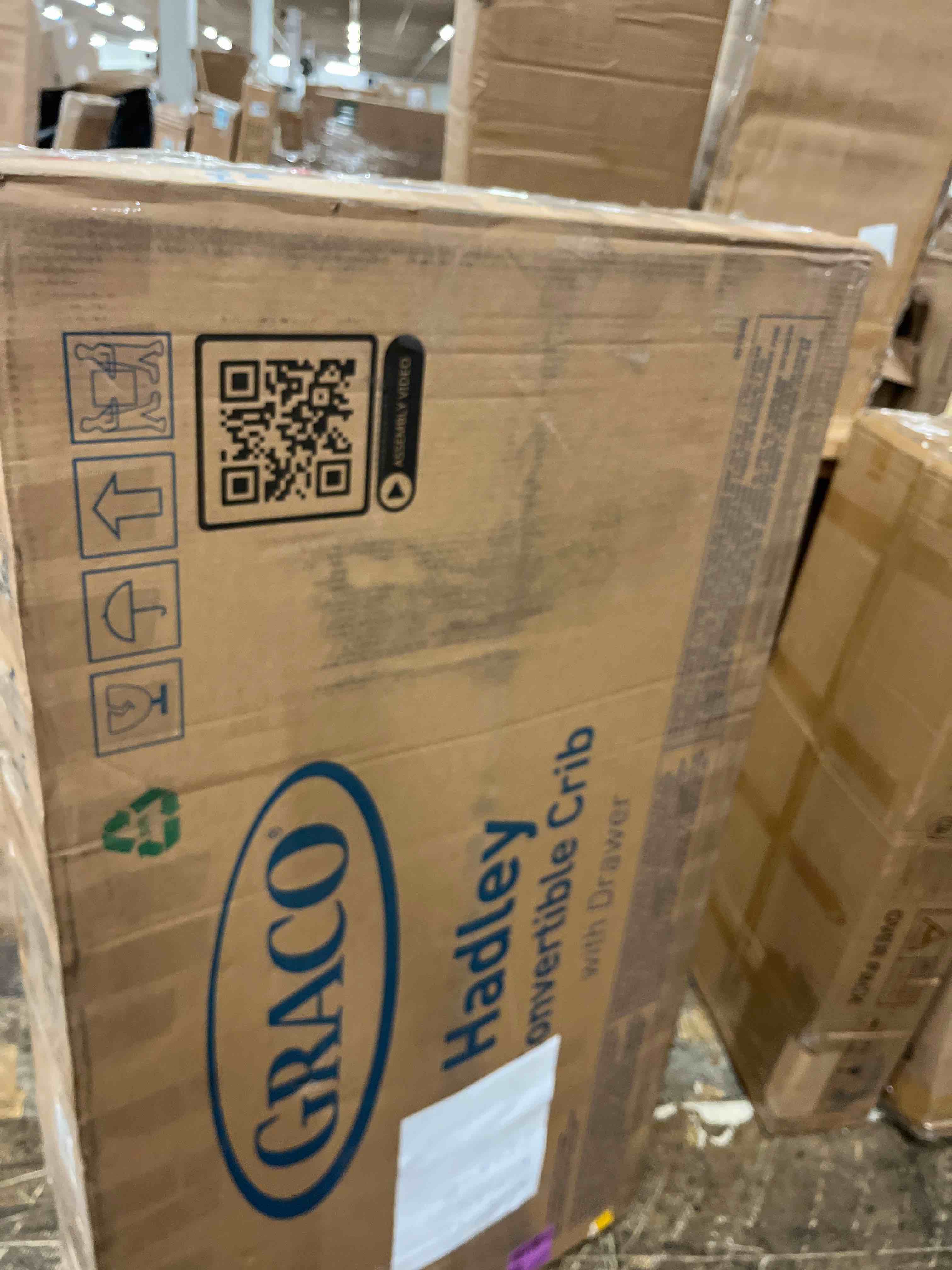 Condition photo showing New/Like New for graco hadley 5-in-1 convertible crib with drawer - driftwood