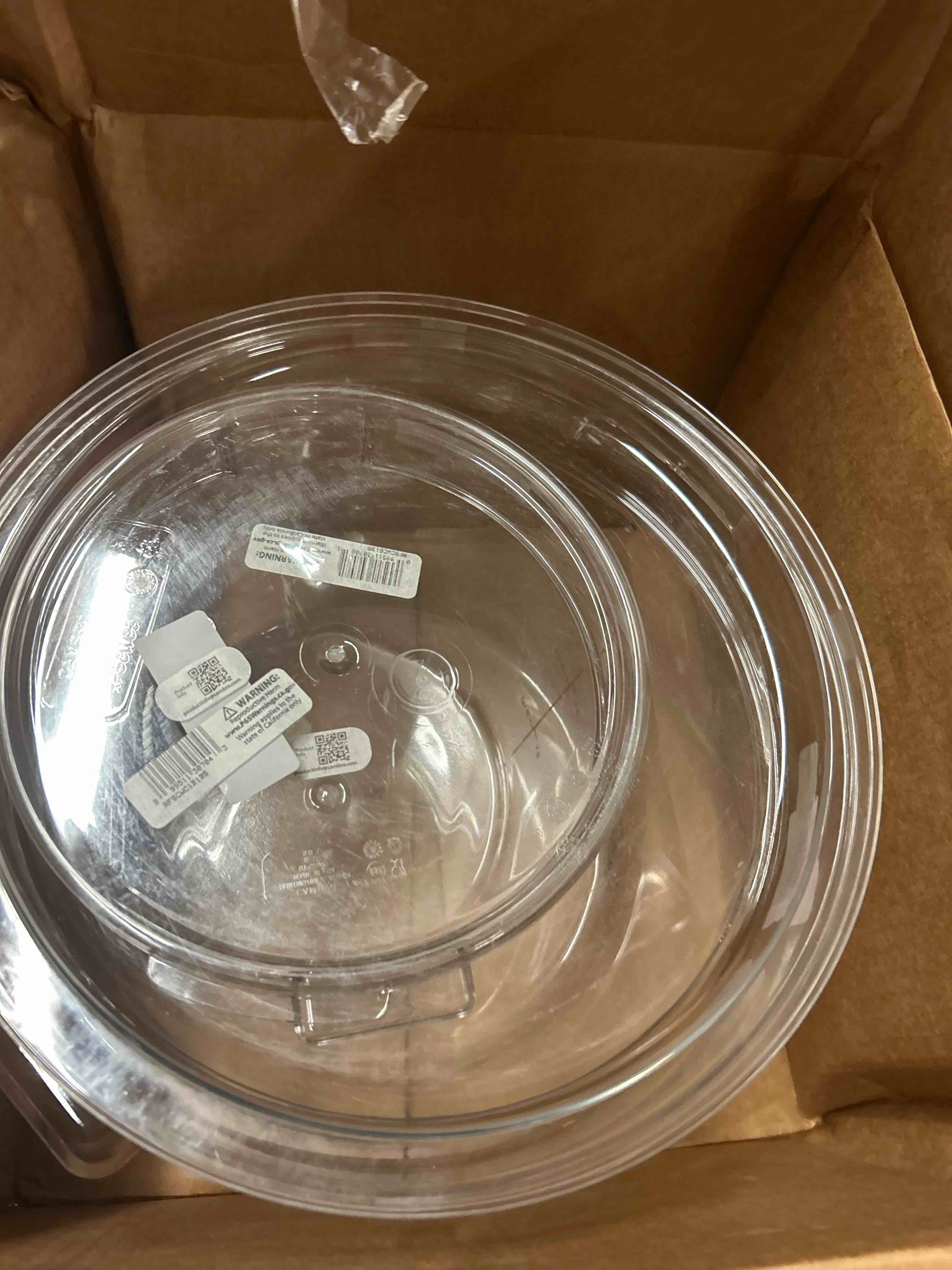 Condition photo showing Good Condition for cambro three 1 quart polycarbonate clear round containers with 3 lids bundle