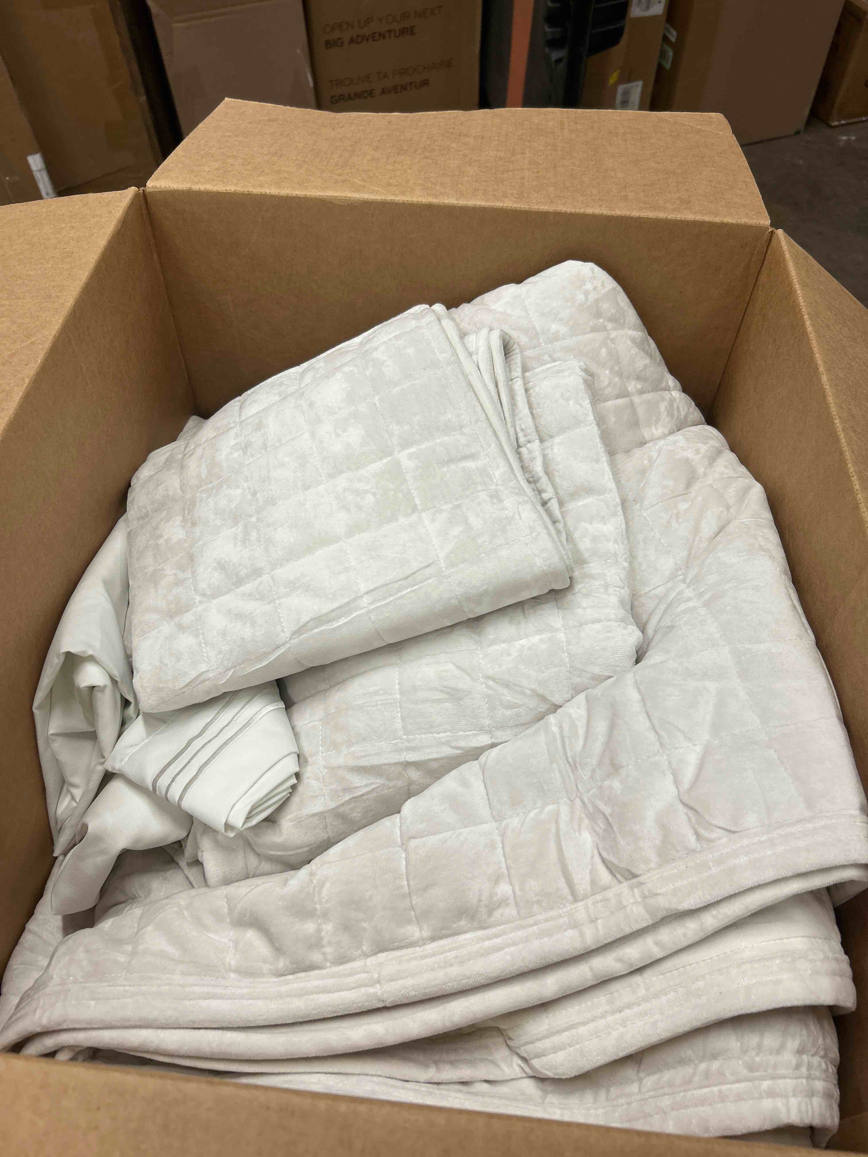 Condition photo showing New/Like New for recyco luxury velvet quilt set full queen size bedding sets, ultra soft velvet comforter set, lightweight channel box stitch oversized bedspread coverlet for all season, with 2 shams, beige