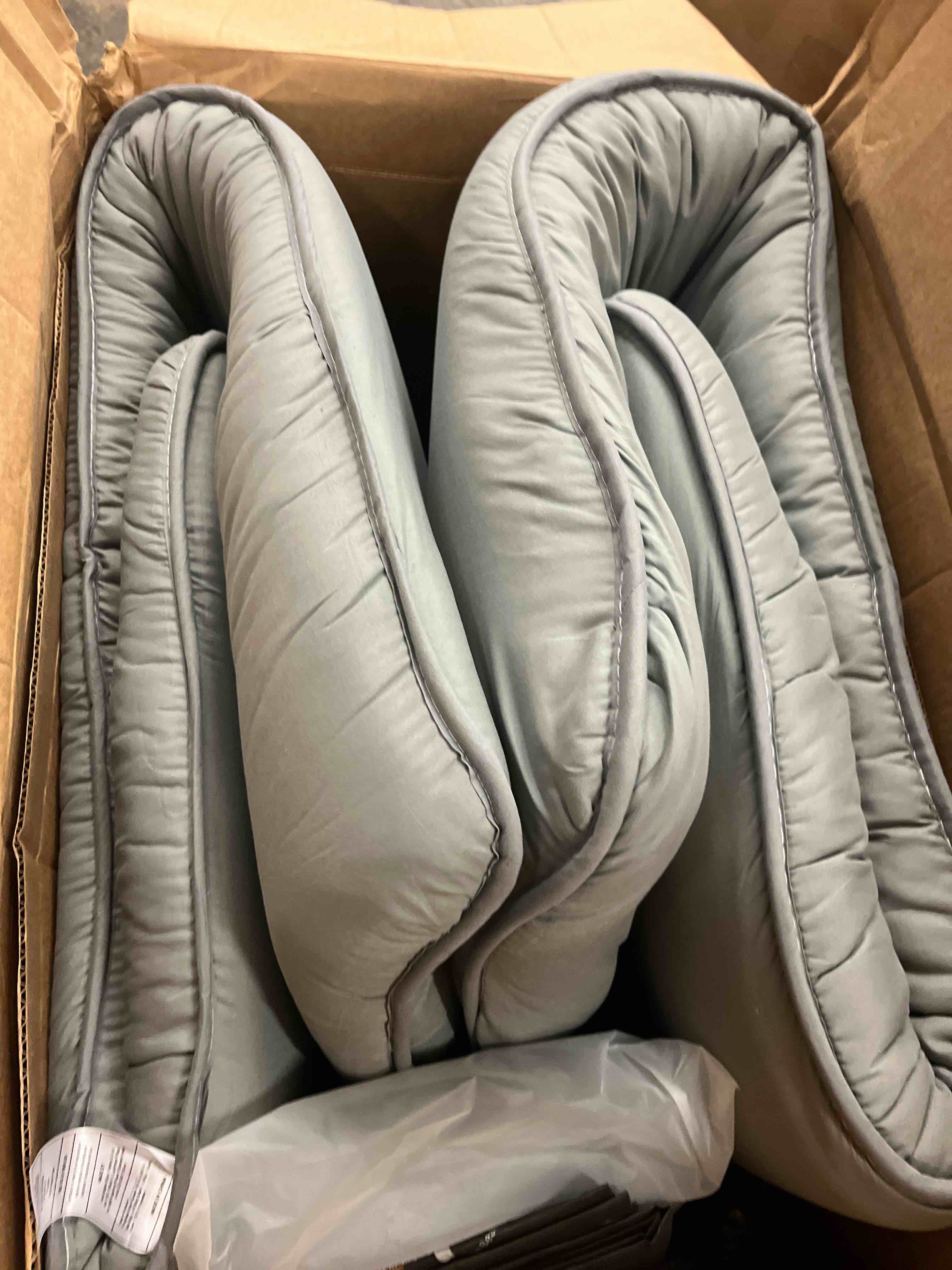 Condition photo showing Good Condition for maxyoyo japanese floor mattress futon mattress, thicken futon roll up guest mattress thicken sleeping pad foldable tatami mat floor lounger cushion and sofas, grey, queen
