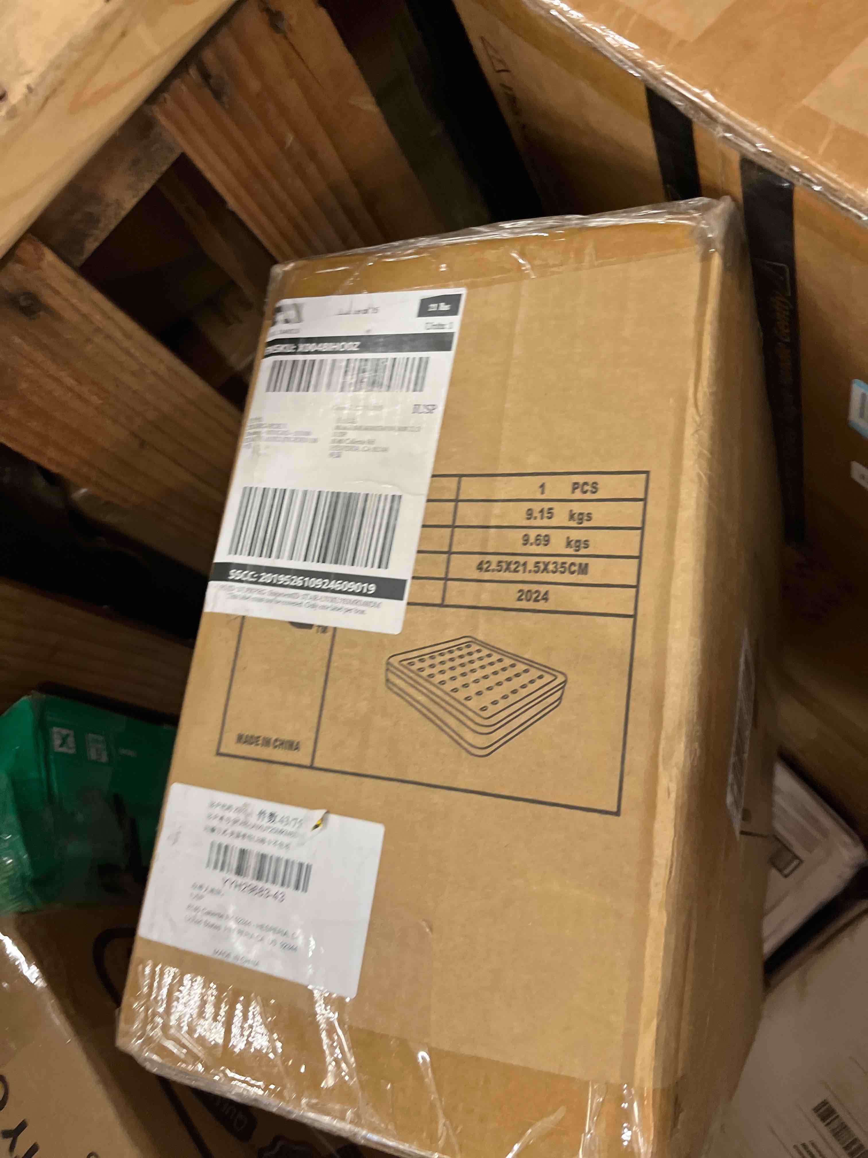 Condition photo showing New/Like New for dimar garden king size air mattress with built in pump, 18.5'' blow up mattress, inflatable bed for home