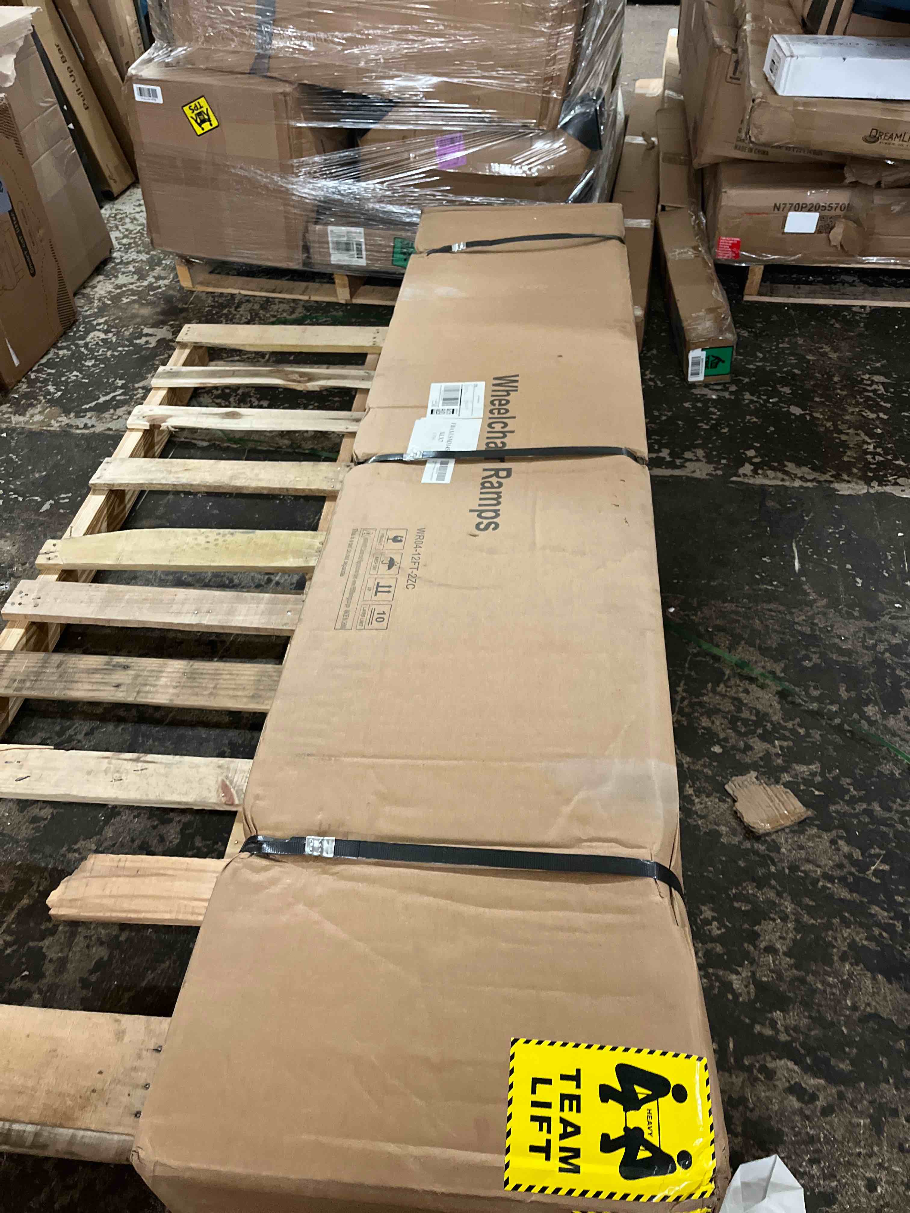 Condition photo showing New/Like New for fachnuo 12 feet wheelchair ramp with support legs, folded aluminum handicap ramps, portable detachable wheel chair ramp for home steps, stairs, entry, threshold, doorways, 800lbs capacity