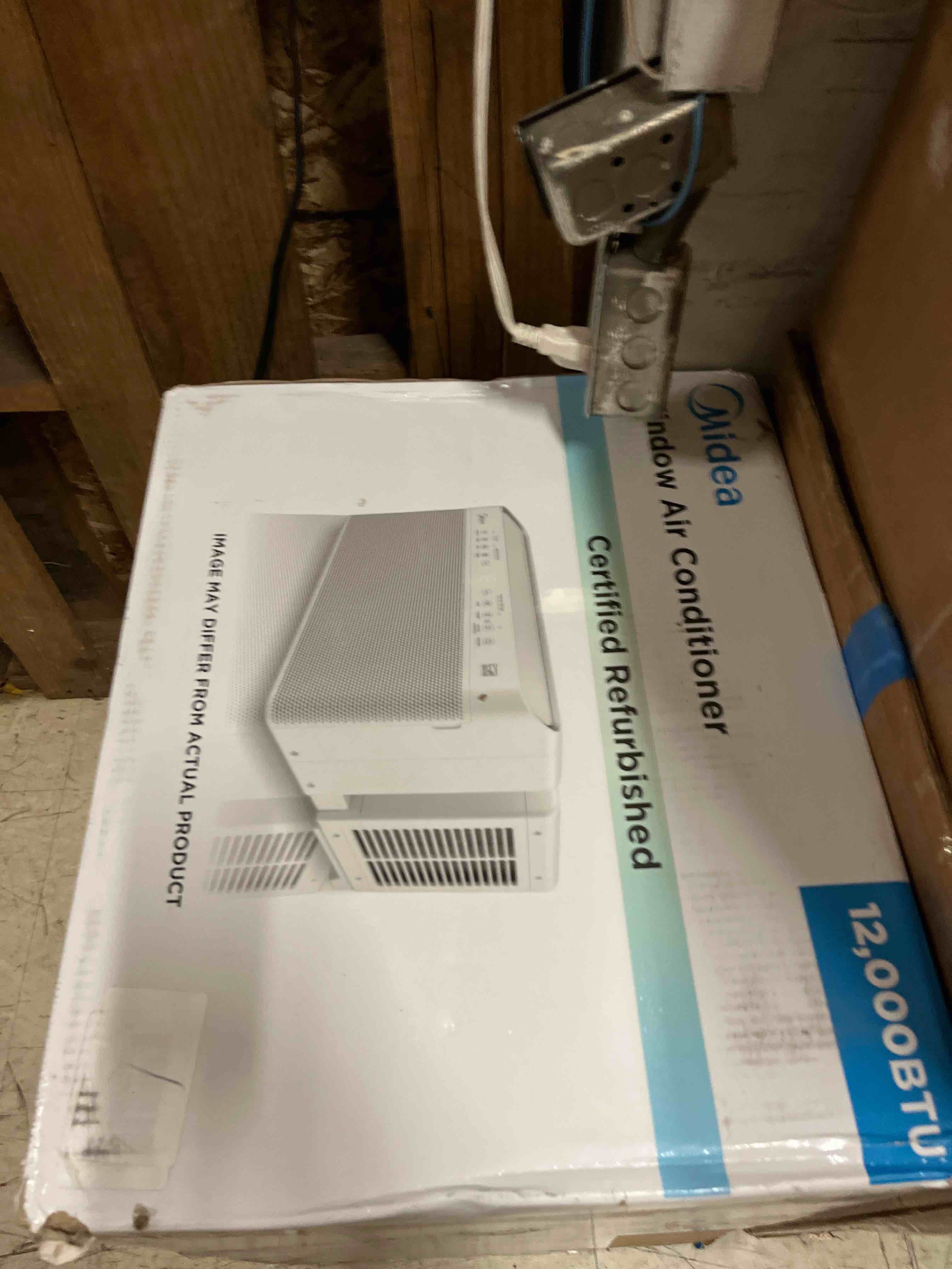 Condition photo showing New/Like New for midea 12,000 btu u shaped smart inverter window air conditioner - cools 550 sq ft, ultra quiet with open window flexibility - alexa/google assistant compatible - 35% energy savings, remote