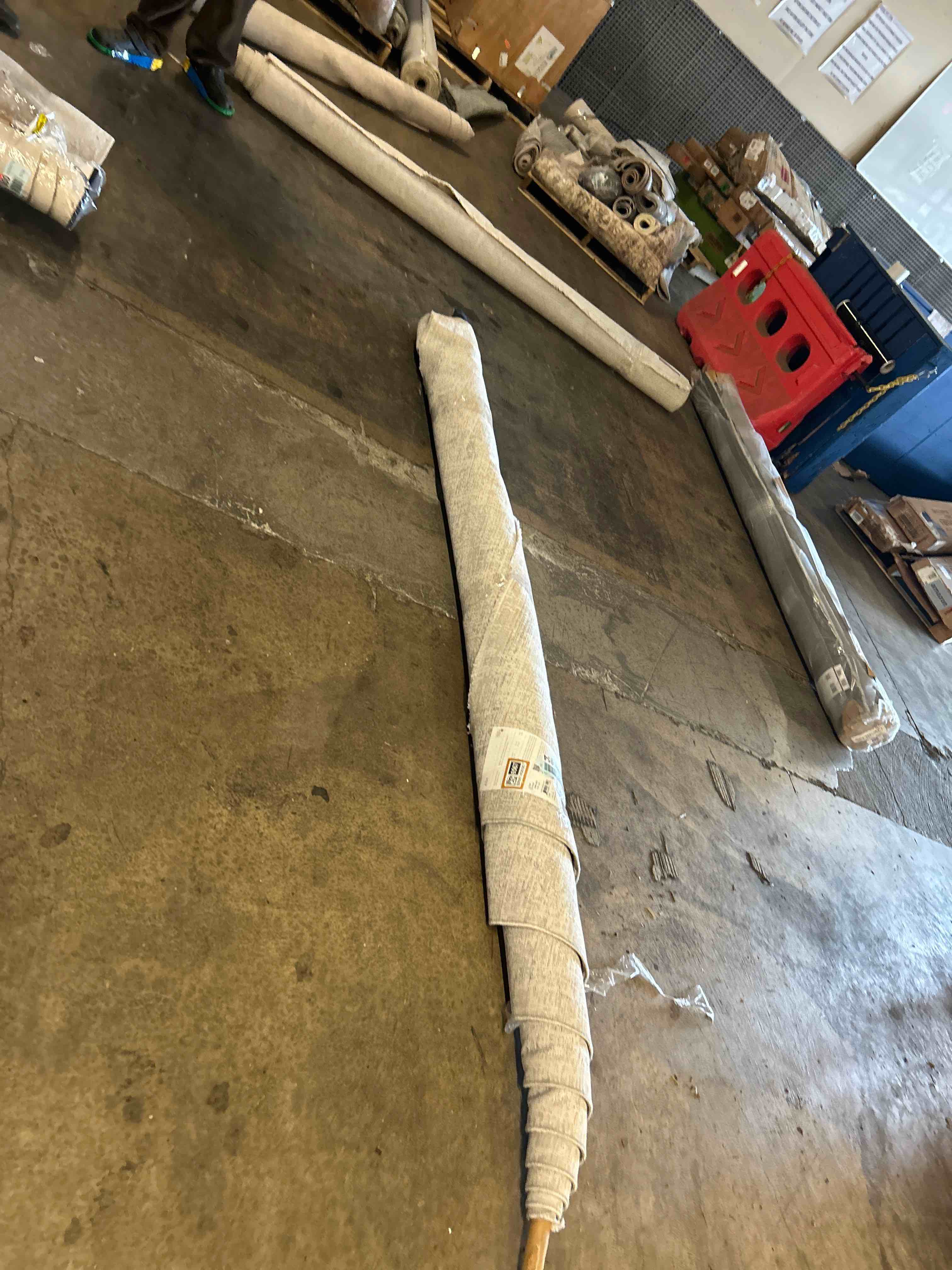 Condition photo showing New/Like New for amber lewis x loloi alie ale-02 7'10" x 10' area rug