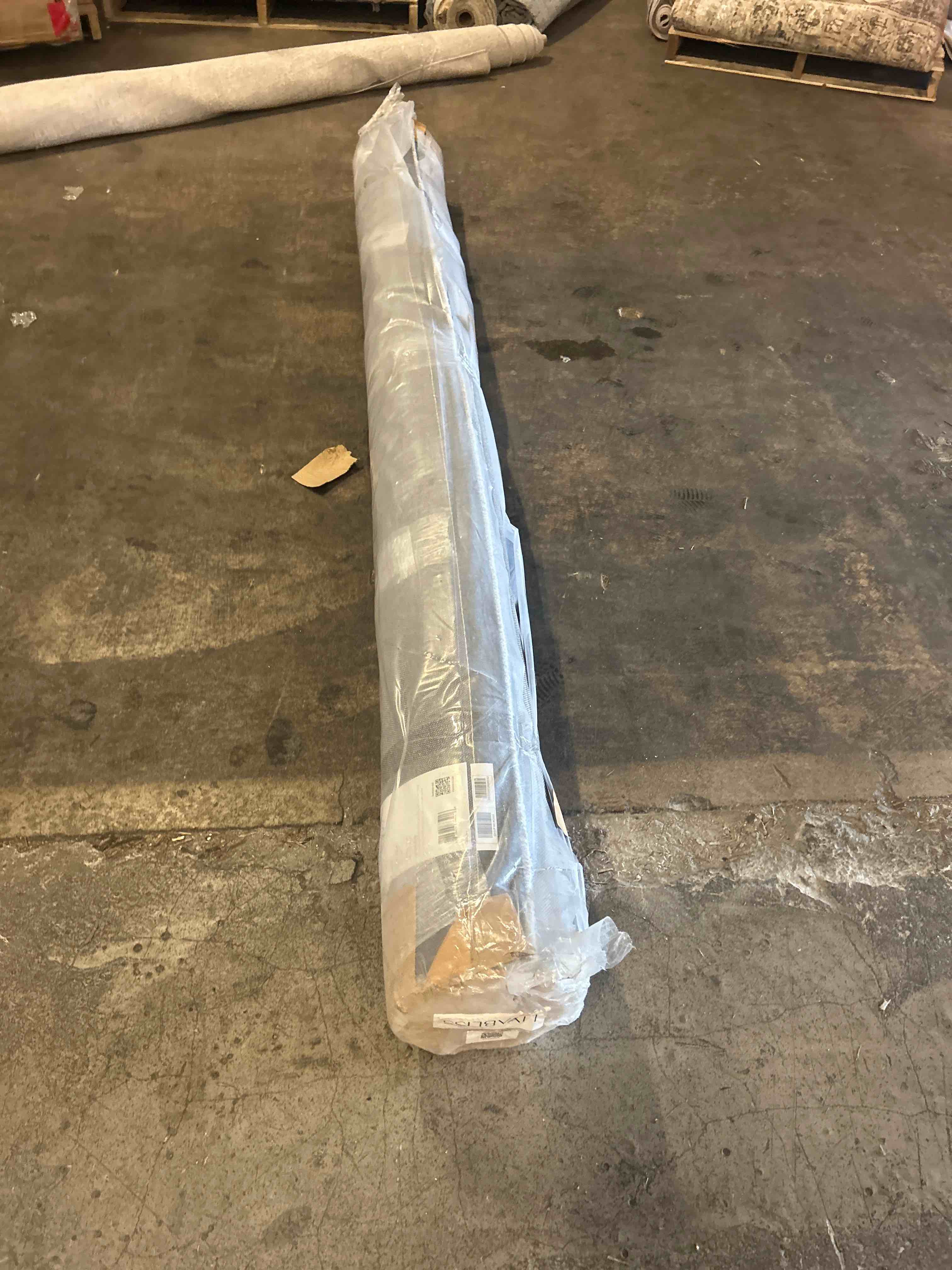 Condition photo showing New/Like New for loloi magnolia home by joanna gaines junie collection jue-02 oatmeal/smoke (7'-10" x 10'-2", .38") pile height, area rug