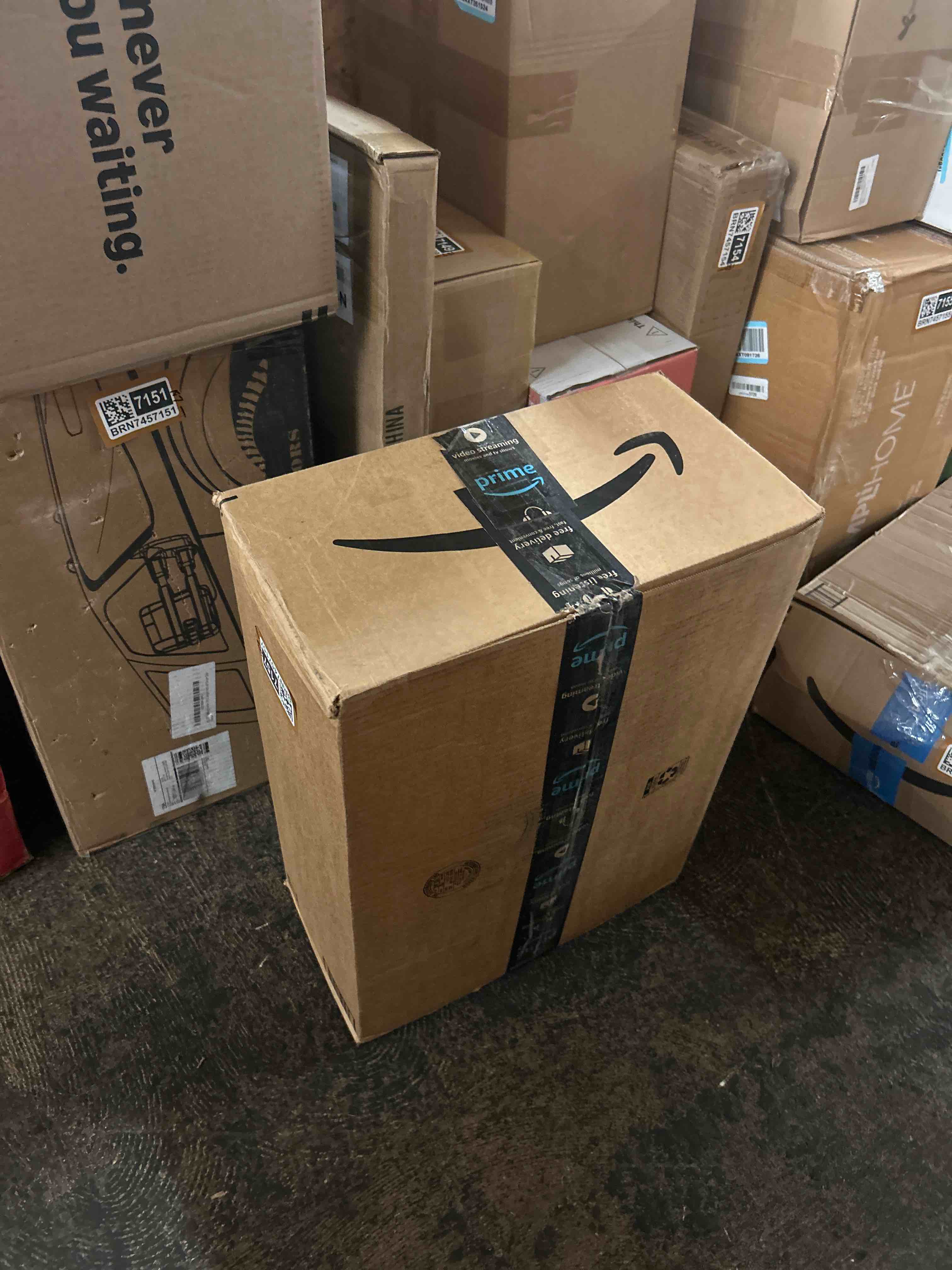 Condition photo showing Good Condition for zmishibo 52inch ceiling fans with lights, low profile ceiling fan with pull chain and remote control, flush mount, reversible, dimmable, noiseless, black pull cord ceiling fan for bedroom - amazon.com