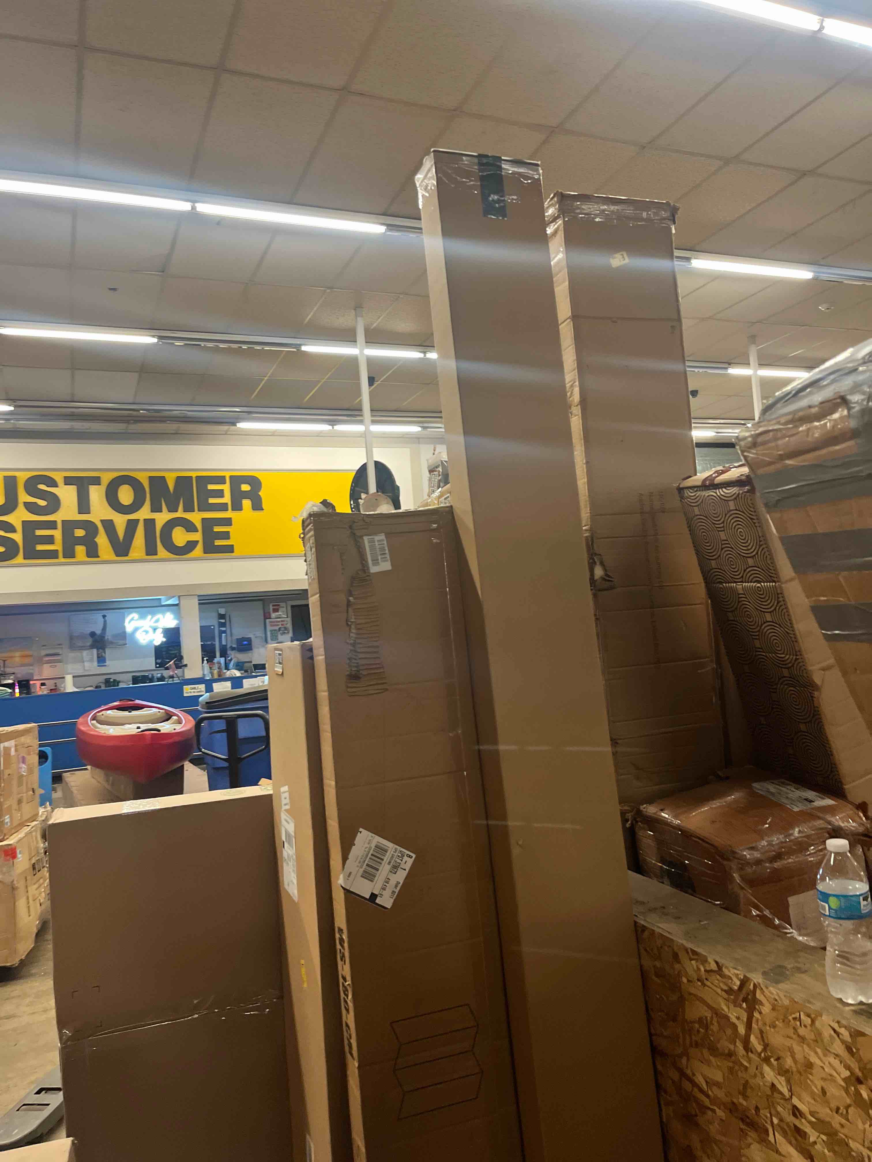 Condition photo showing New/Like New for henwsi 8ft led shop light fixture, white 10 pack t8 integrated tube lights, 72w 9500lm 6500k high output clear cover, v shape 270 degree lighting for garage warehouse, upgraded lights plug and play - amazon.com