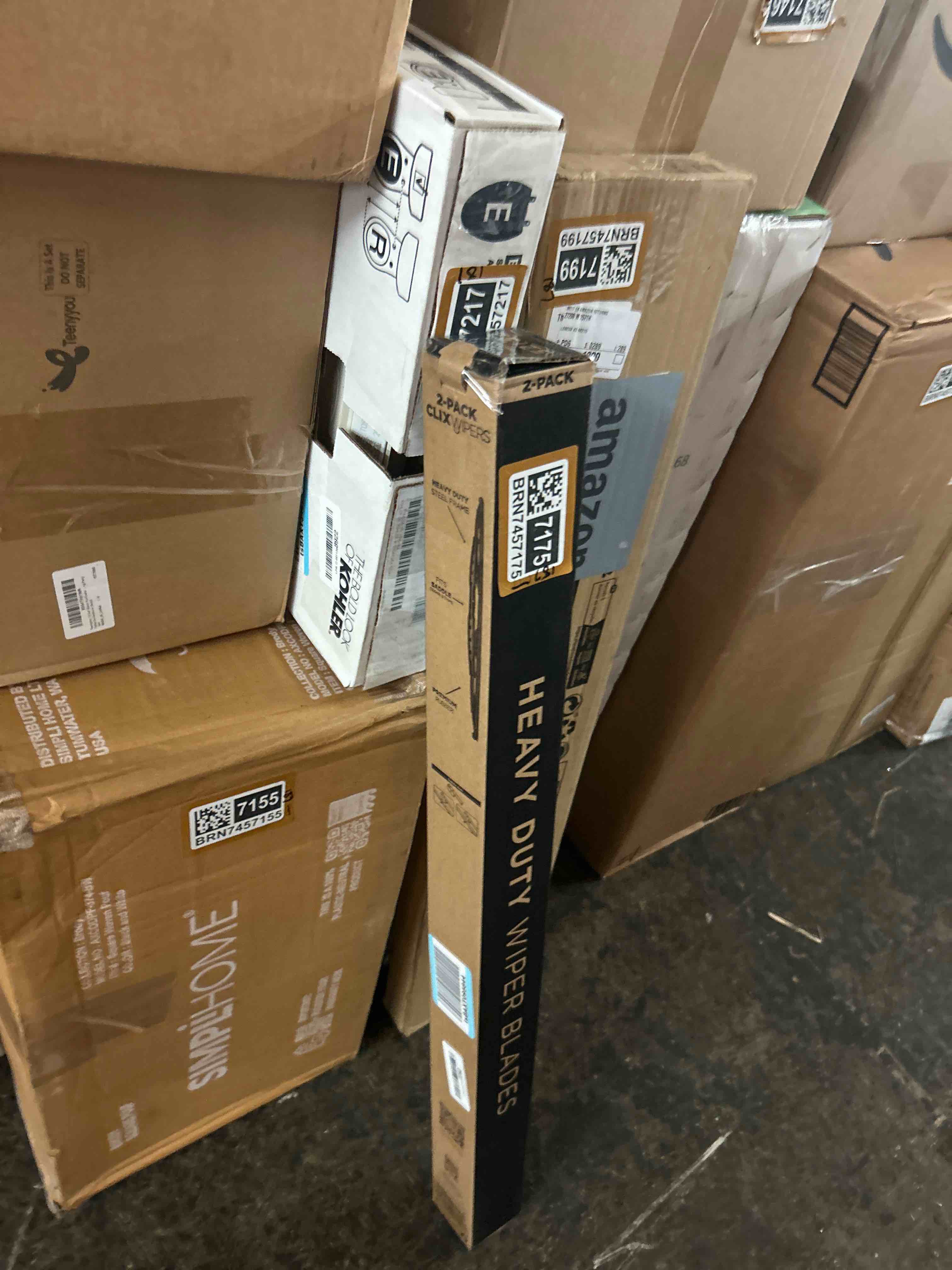Condition photo showing New/Like New for clixwipers heavy duty 2-pack 32" + 32" windshield wiper blades - fits .5 to 2/3 inch saddle arms - for truck, bus, rv & equipment - replacement for trico wipers 67-321