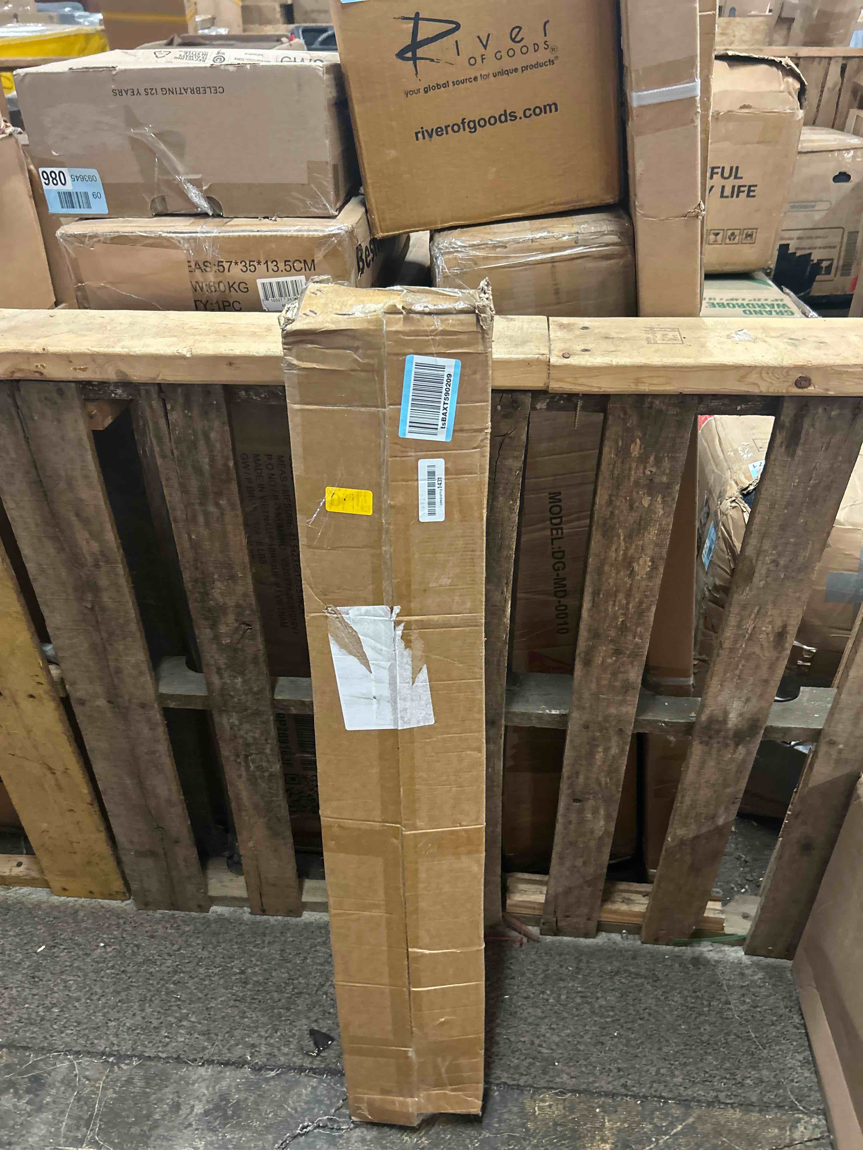 Condition photo showing New/Like New for adjustable cabinet jacks for installing cabinets (45.3-114.2 inches 2 pack) heavy duty 200 lb support rod & third hand support system with swivel non-slip pads for drywall and ceilings - amazon.com