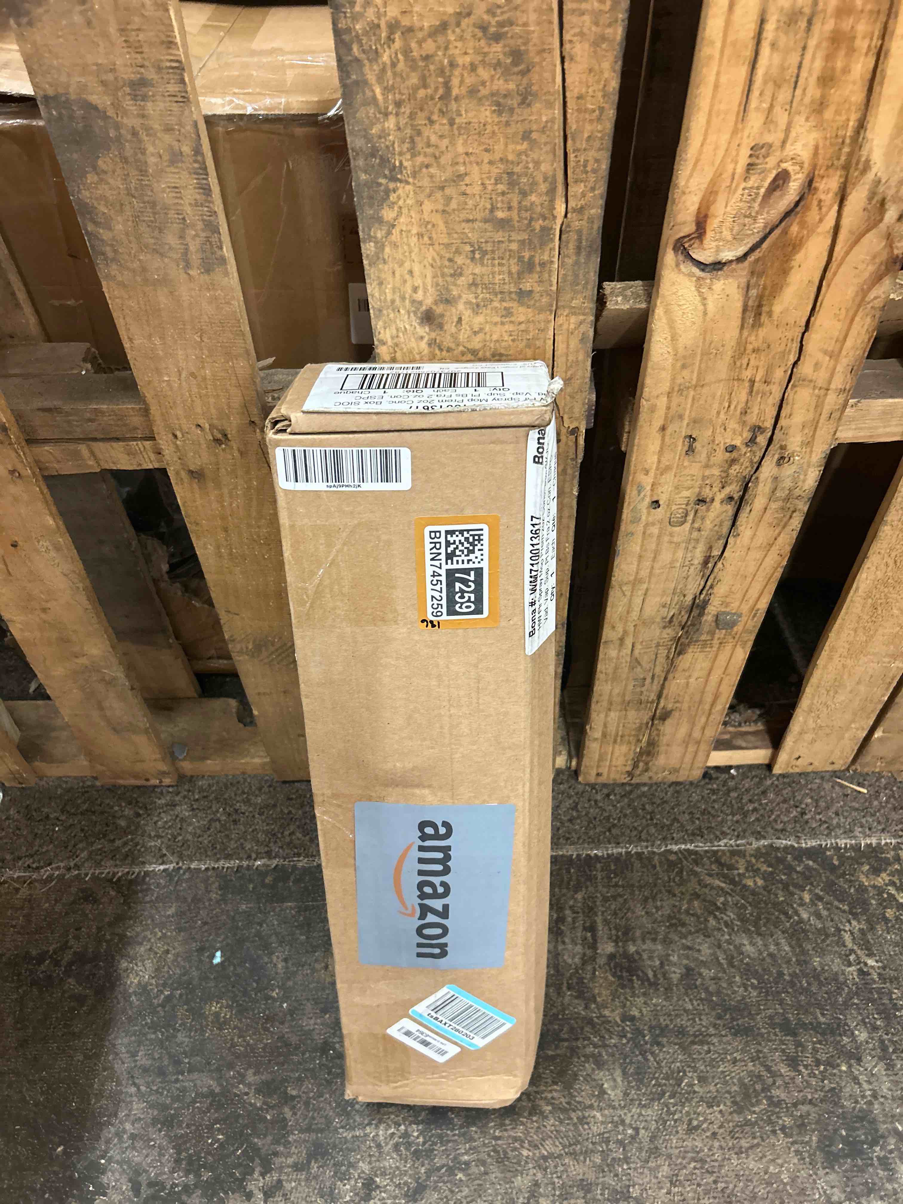 Condition photo showing New/Like New for bona premium spray mop with bona hardwood floor cleaner concentrate (b09wgdp4wc)