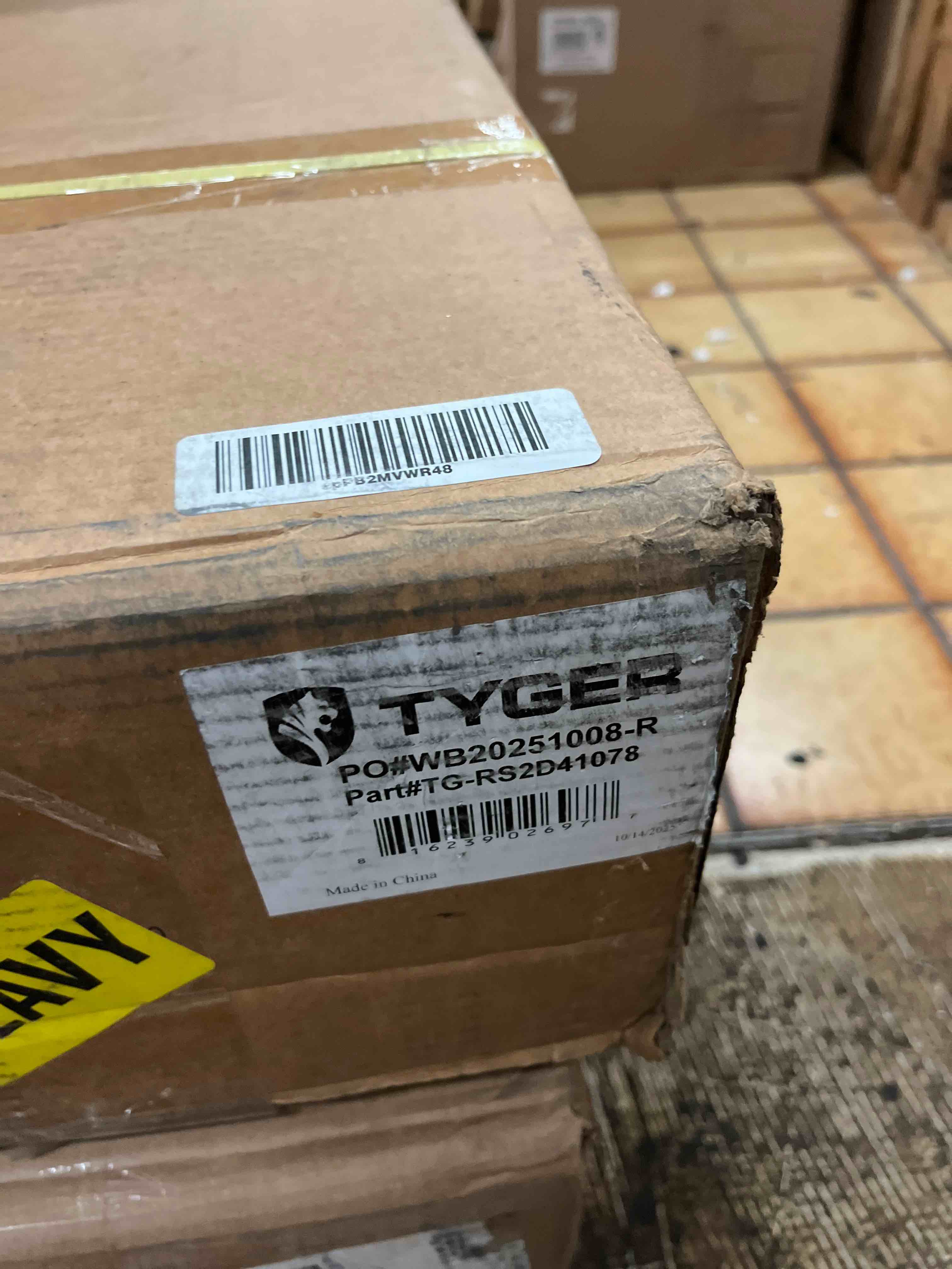 Condition photo showing New/Like New for tyger auto 4 riser running boards compatible with 2009-2018 dodge ram 1500; 2010-2026 2500 3500; 2019-2024 classic | reg cab | tg-rs2d41078 | side step rails nerf bars