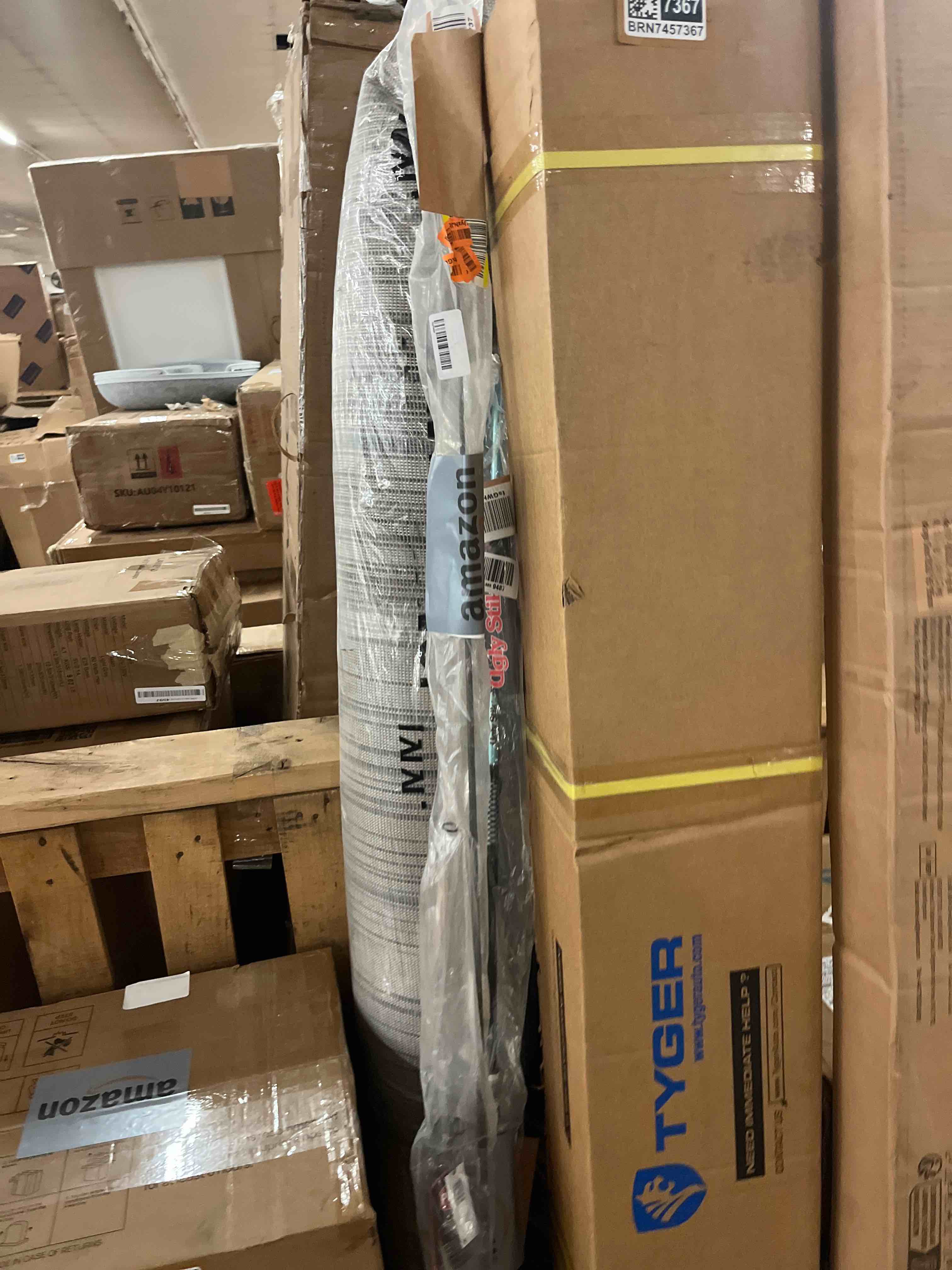 Condition photo showing New/Like New for penn squadron iv inshore spinning rod