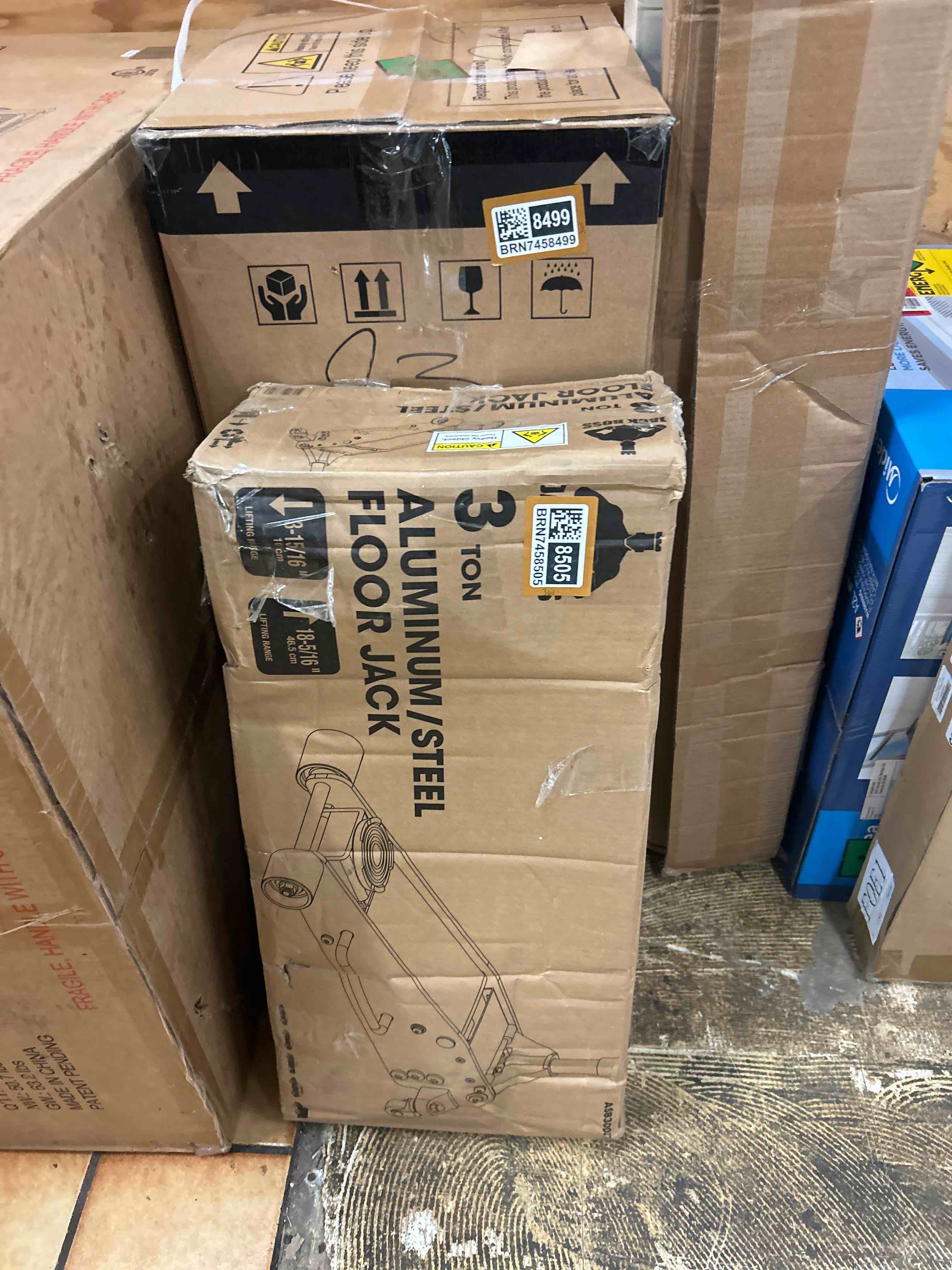 Condition photo showing New/Like New for jack boss 3 ton low profile, aluminum and steel racing floor jack with dual pistons quick lift pump for sport utility vehicle, lifting range 3-15/16" min to 18-5/16" max, net weight 58.5 lb, red
