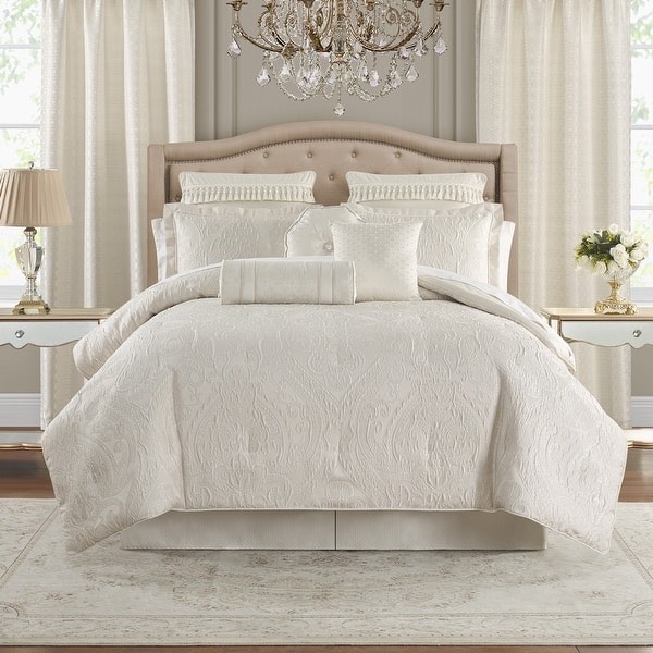 Condition photo showing New/Like New for waterford aragon 6 piece king comforter set