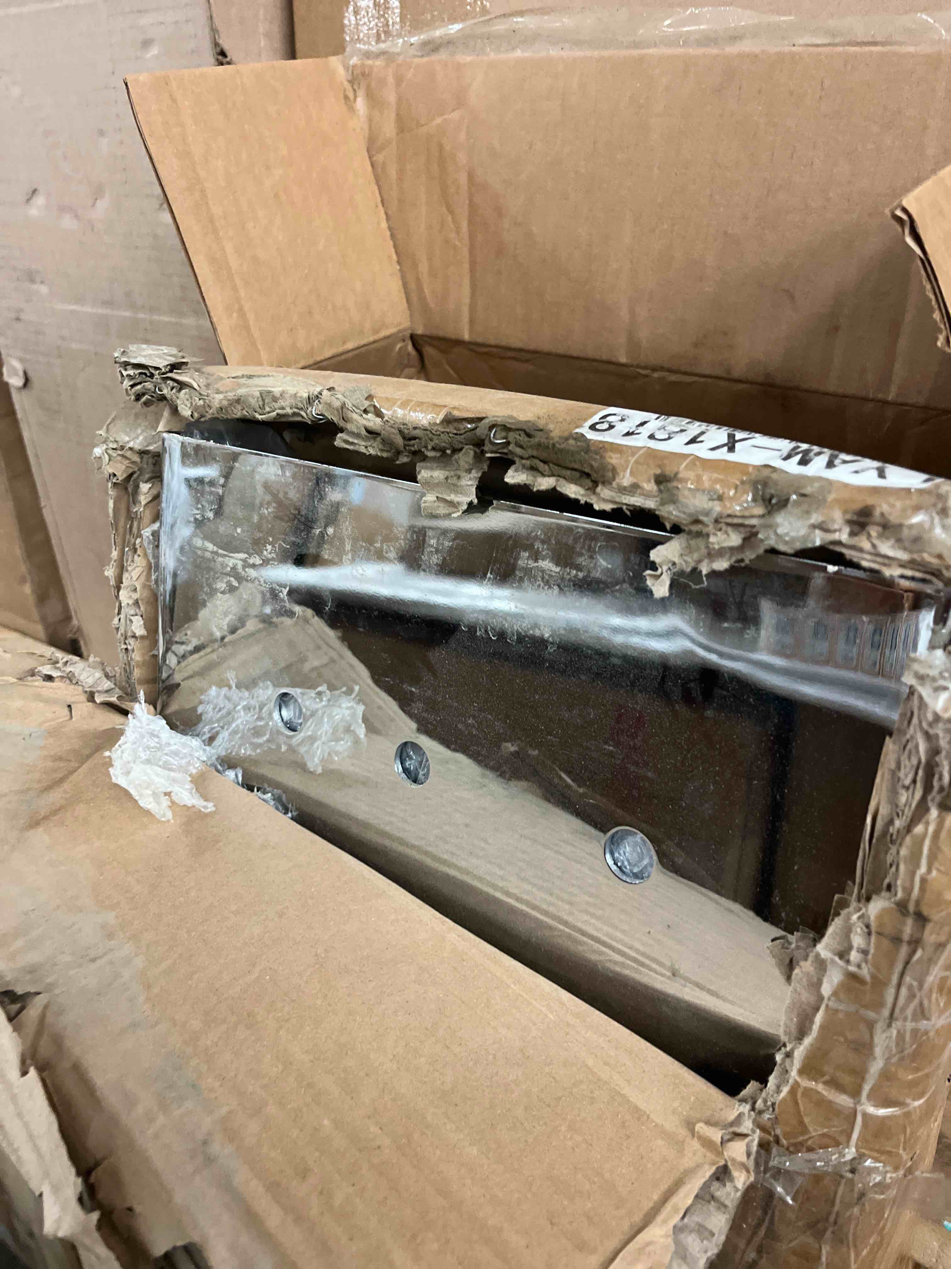Condition photo showing New/Like New for kuafu front bumper assembly 20" compatible with 1987-2007 peterbilt 357, 378, 379 bumper without fog light holes, w/boxed end, tow & mounting holes chrome steel silvery