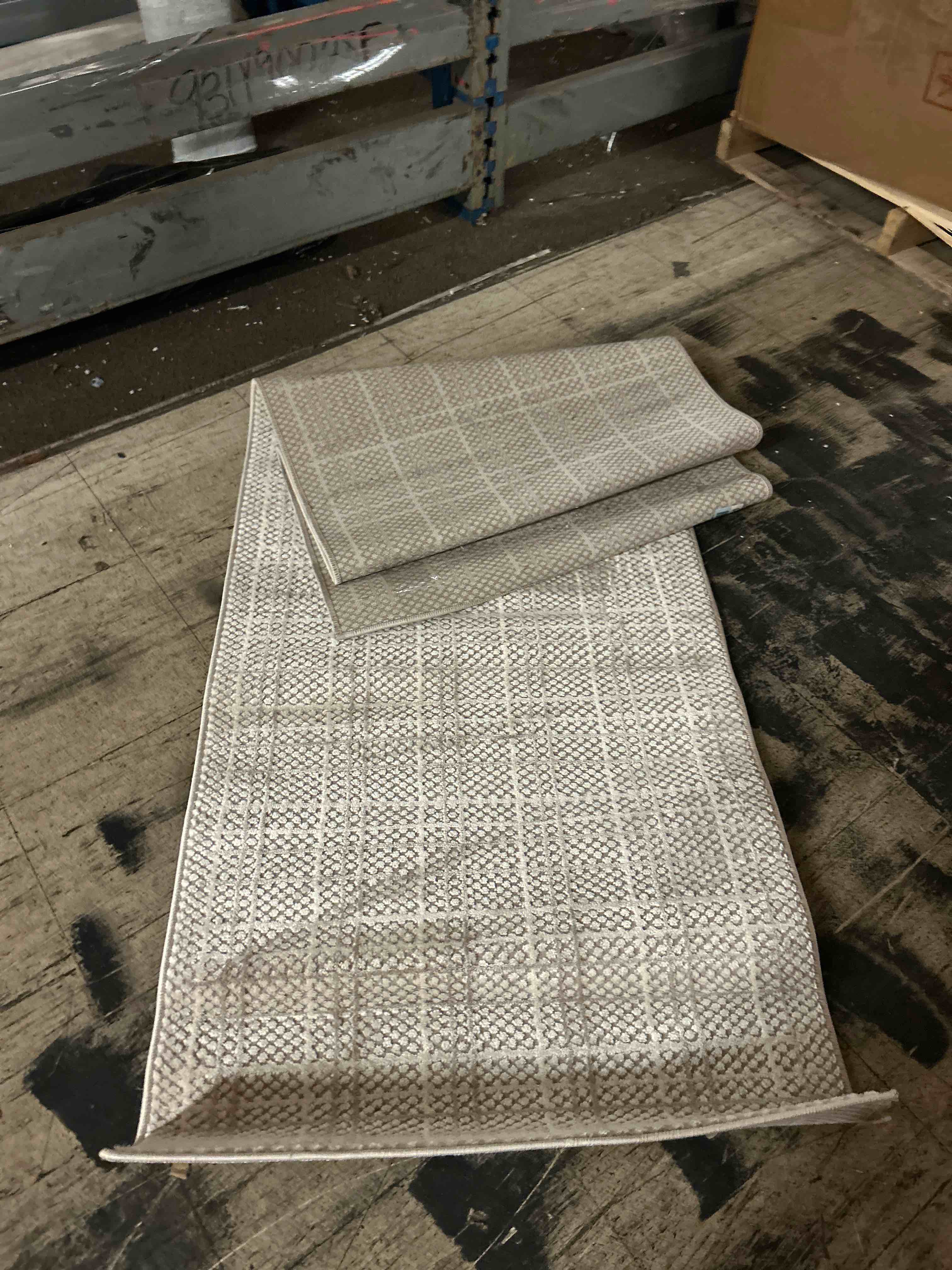 Condition photo showing New/Like New for nourison home cozy modern grey ivory 2'2" x 6' area rug - easy clean, non shedding, bed room, living room, dining room, kitchen (6' runner)