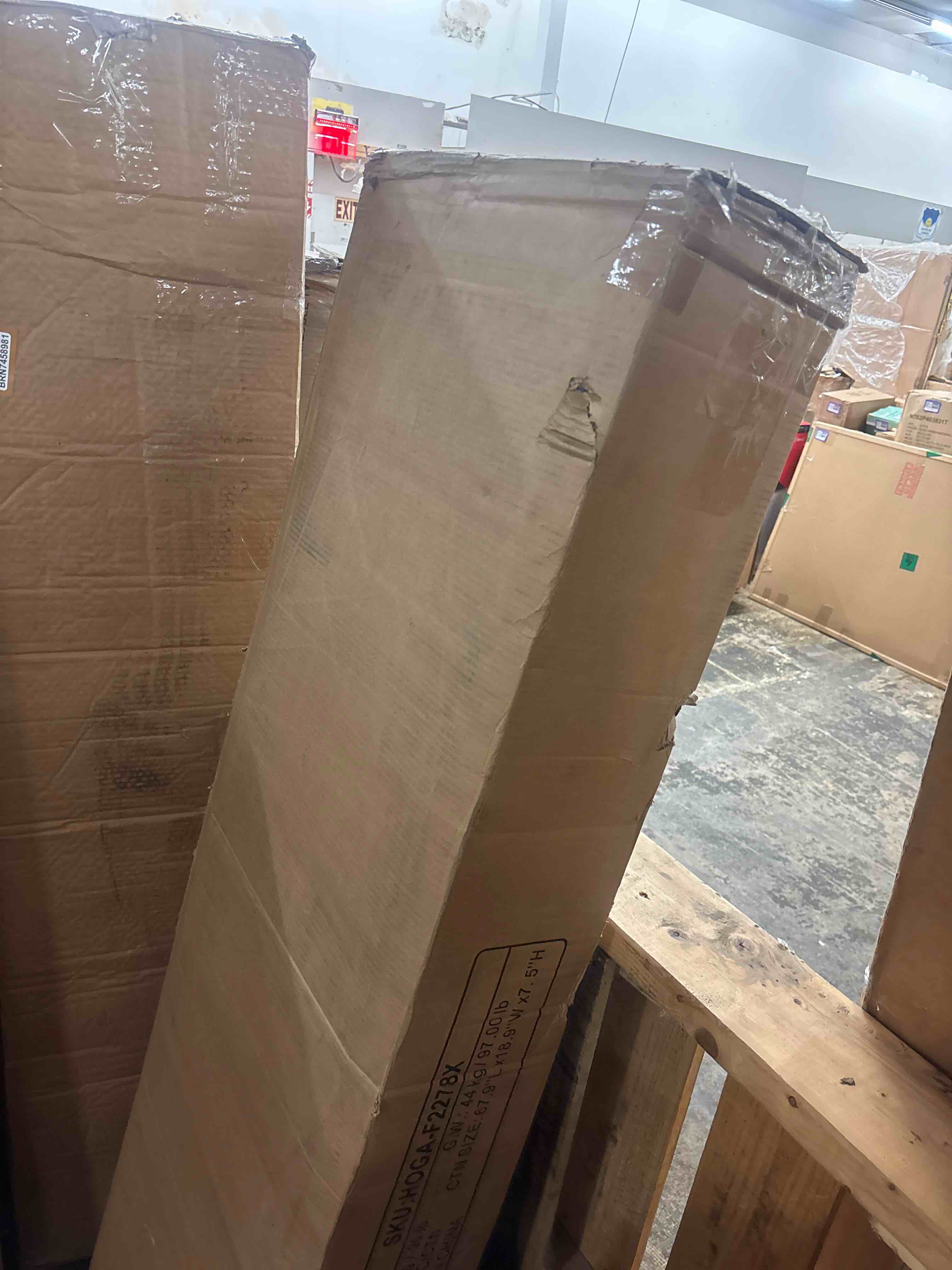 Condition photo showing New/Like New for rectangle dining table for 4-6