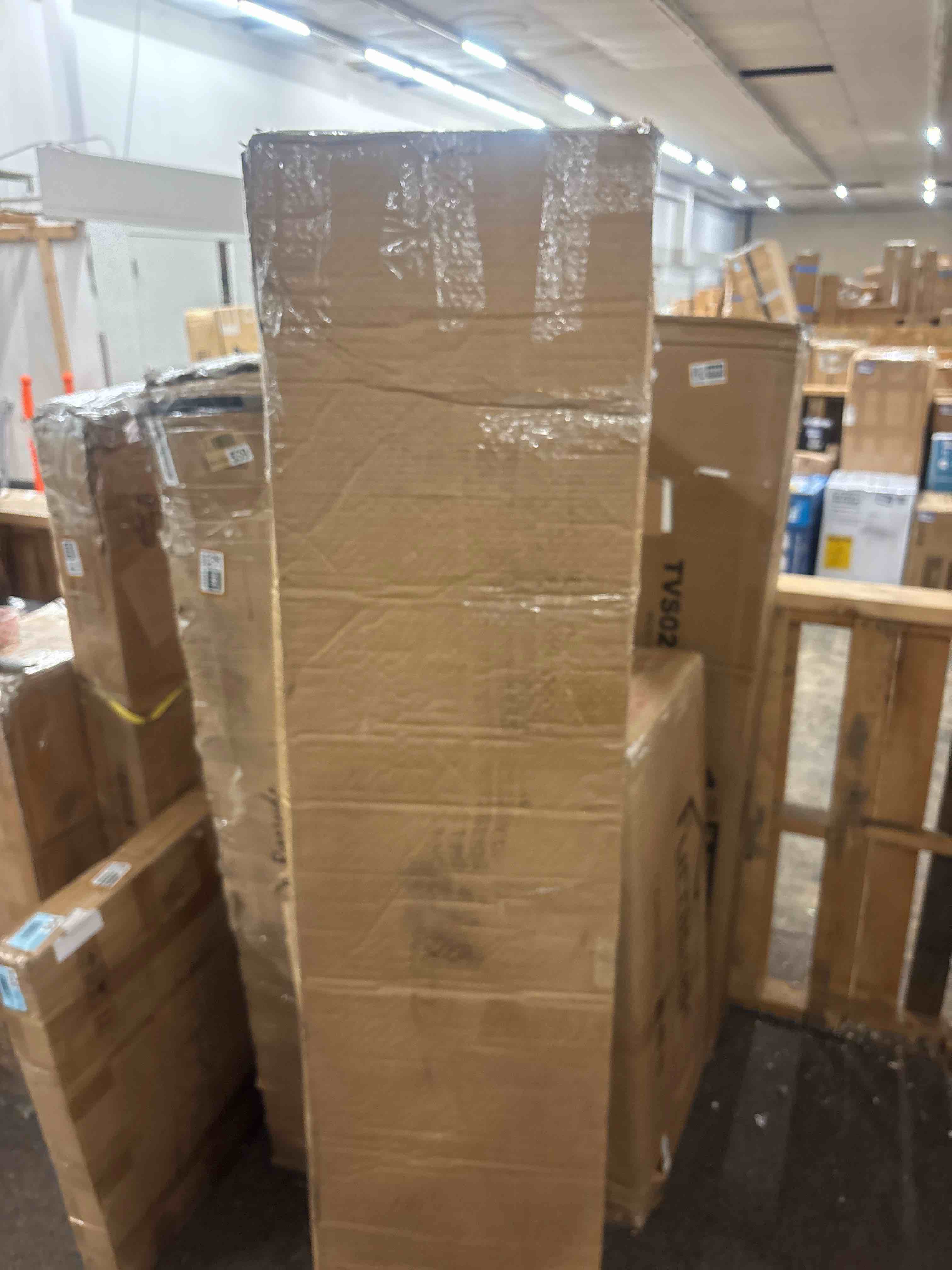 Condition photo showing New/Like New for reliabilt paintable raised panel polystyrene 2 -pack )