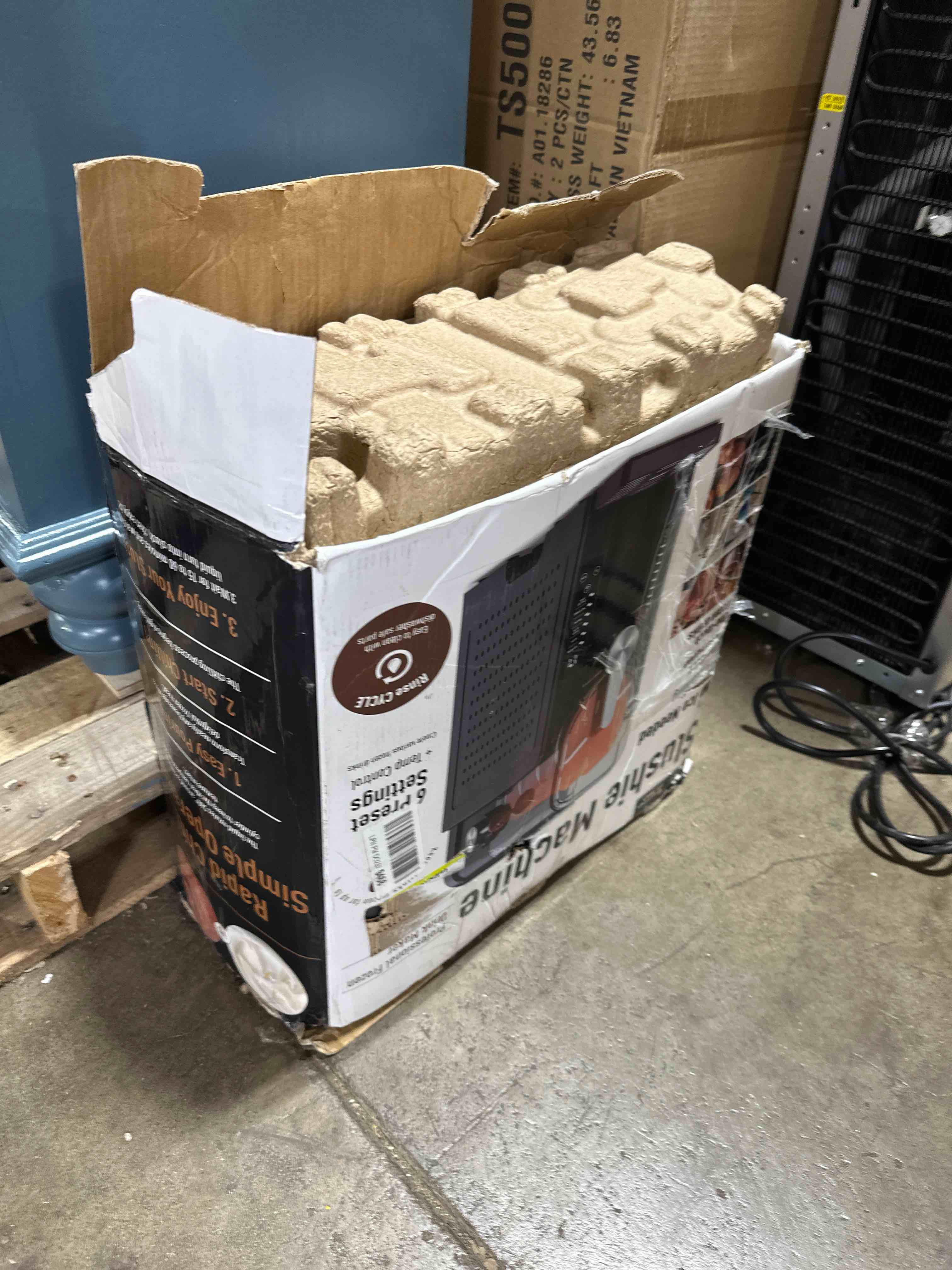 https://s3.amazonaws.com/lotting-images-prod/phillipi/GRA0354105_1749583152984.jpeg