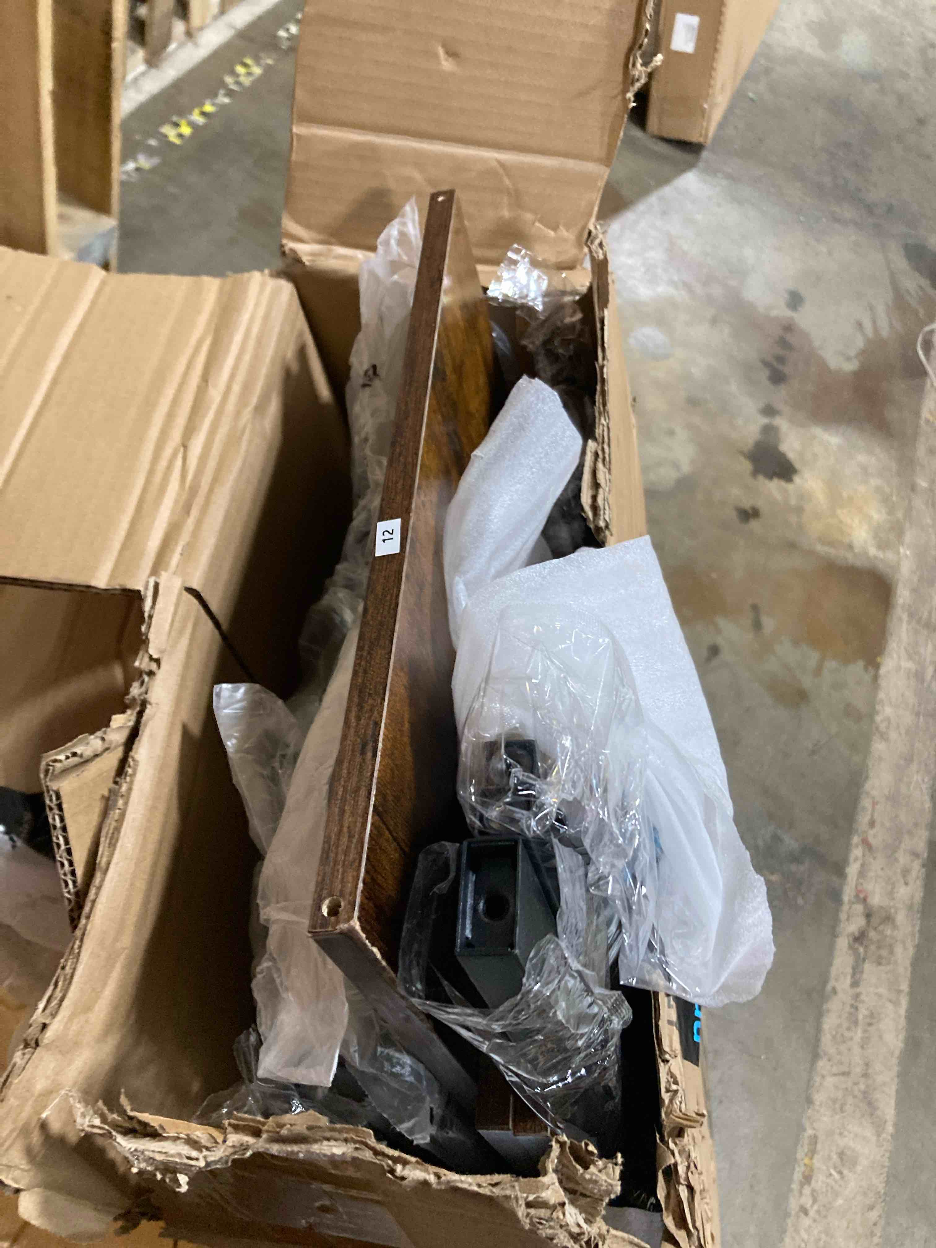 https://s3.amazonaws.com/lotting-images-prod/phillipi/GRA0356209_1753210582221.jpeg