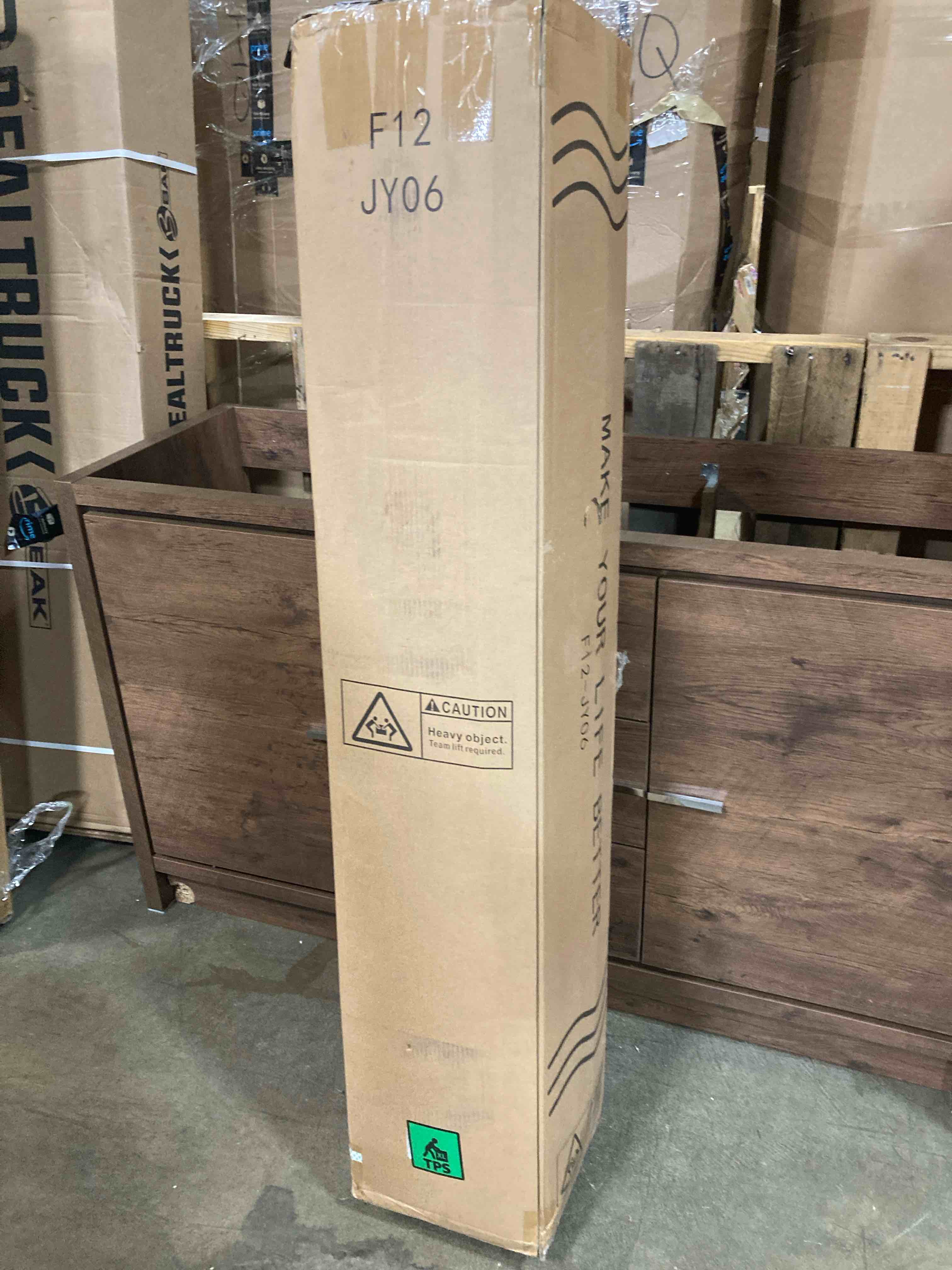 https://s3.amazonaws.com/lotting-images-prod/phillipi/GRA0356218_1753203066364.jpeg