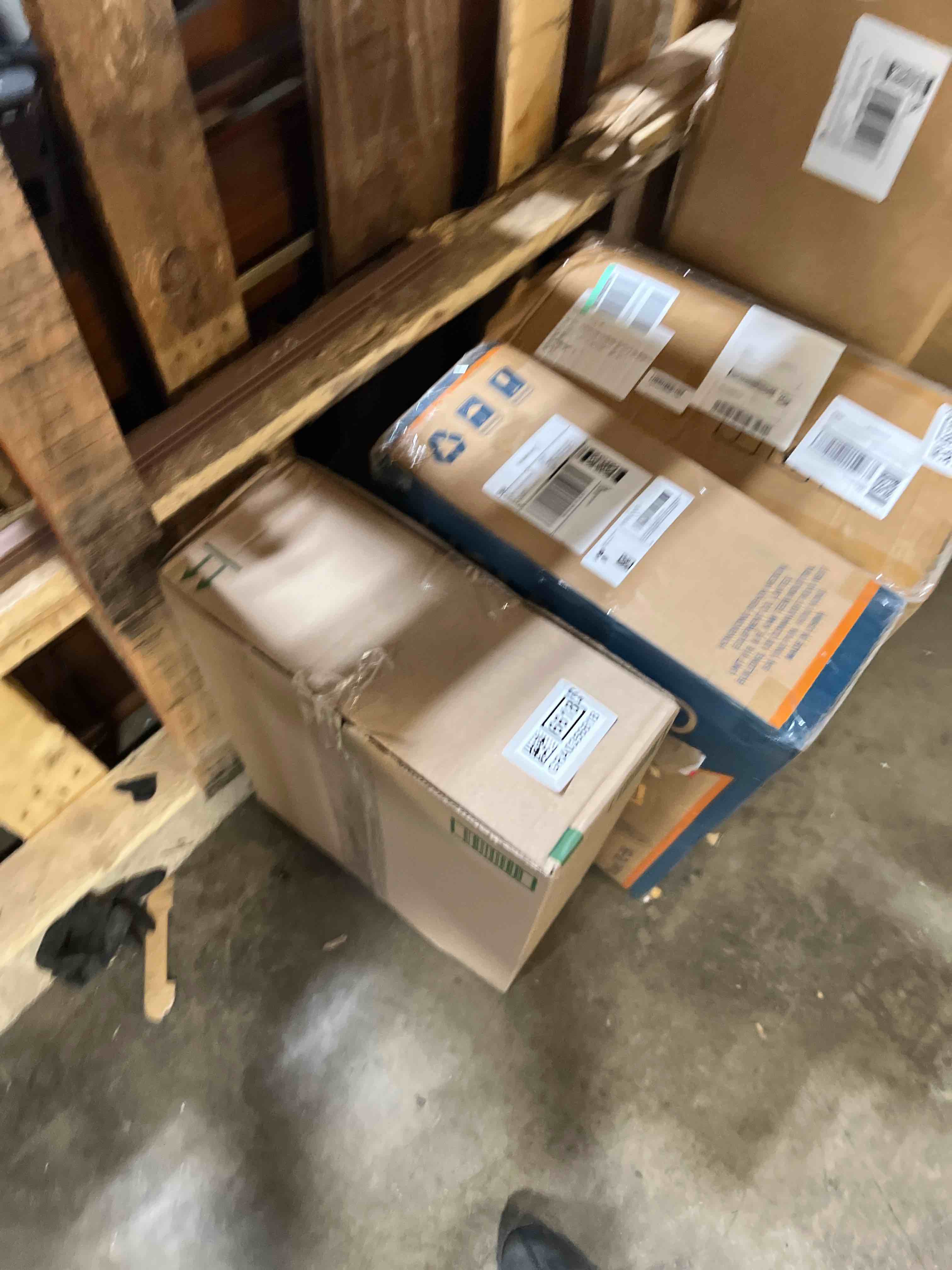 https://s3.amazonaws.com/lotting-images-prod/phillipi/GRA0356618_1746040884881.jpeg