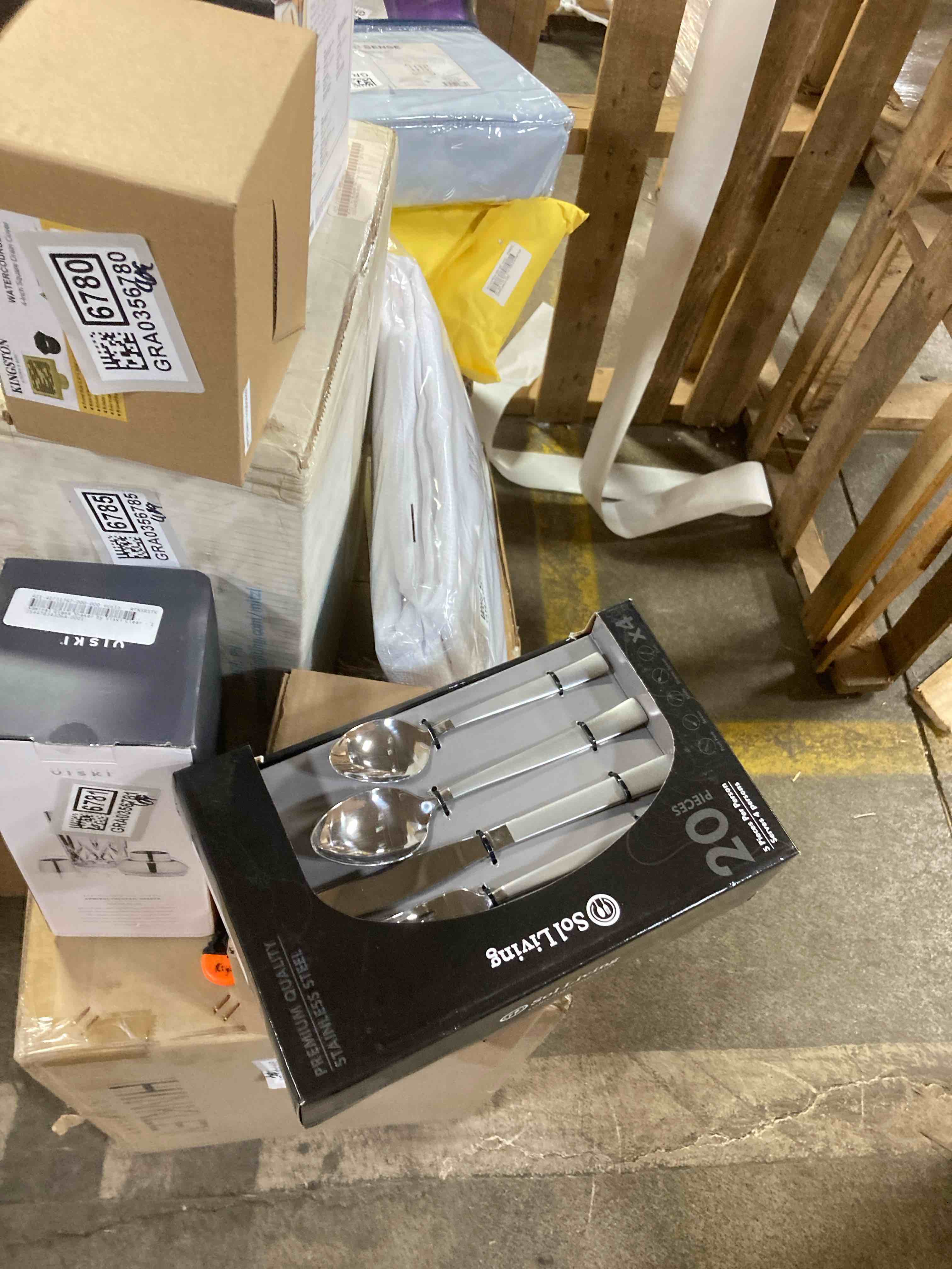 https://s3.amazonaws.com/lotting-images-prod/phillipi/GRA0356774_1743607252871.jpeg