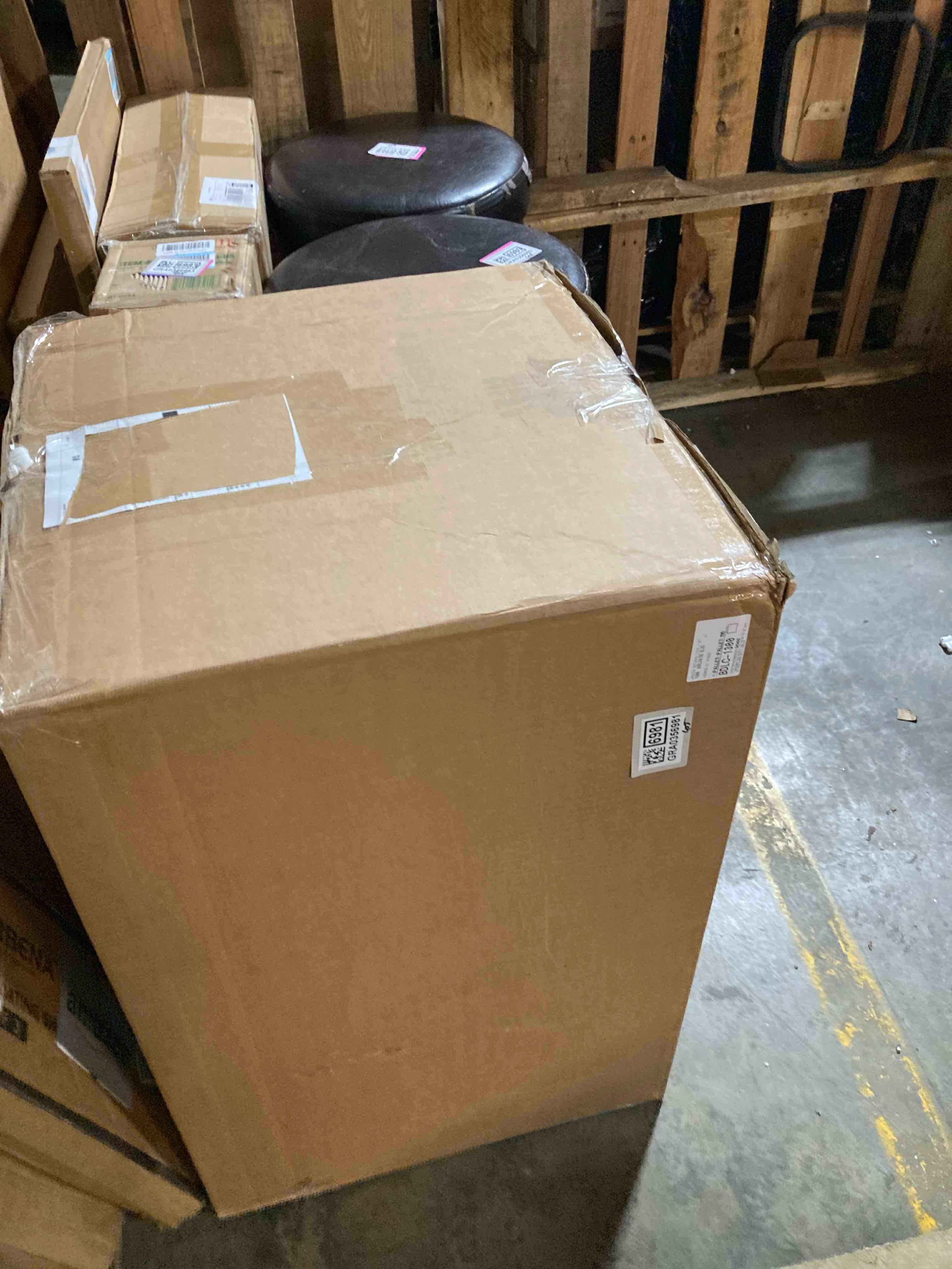 https://s3.amazonaws.com/lotting-images-prod/phillipi/GRA0356981_1743092803211.jpeg