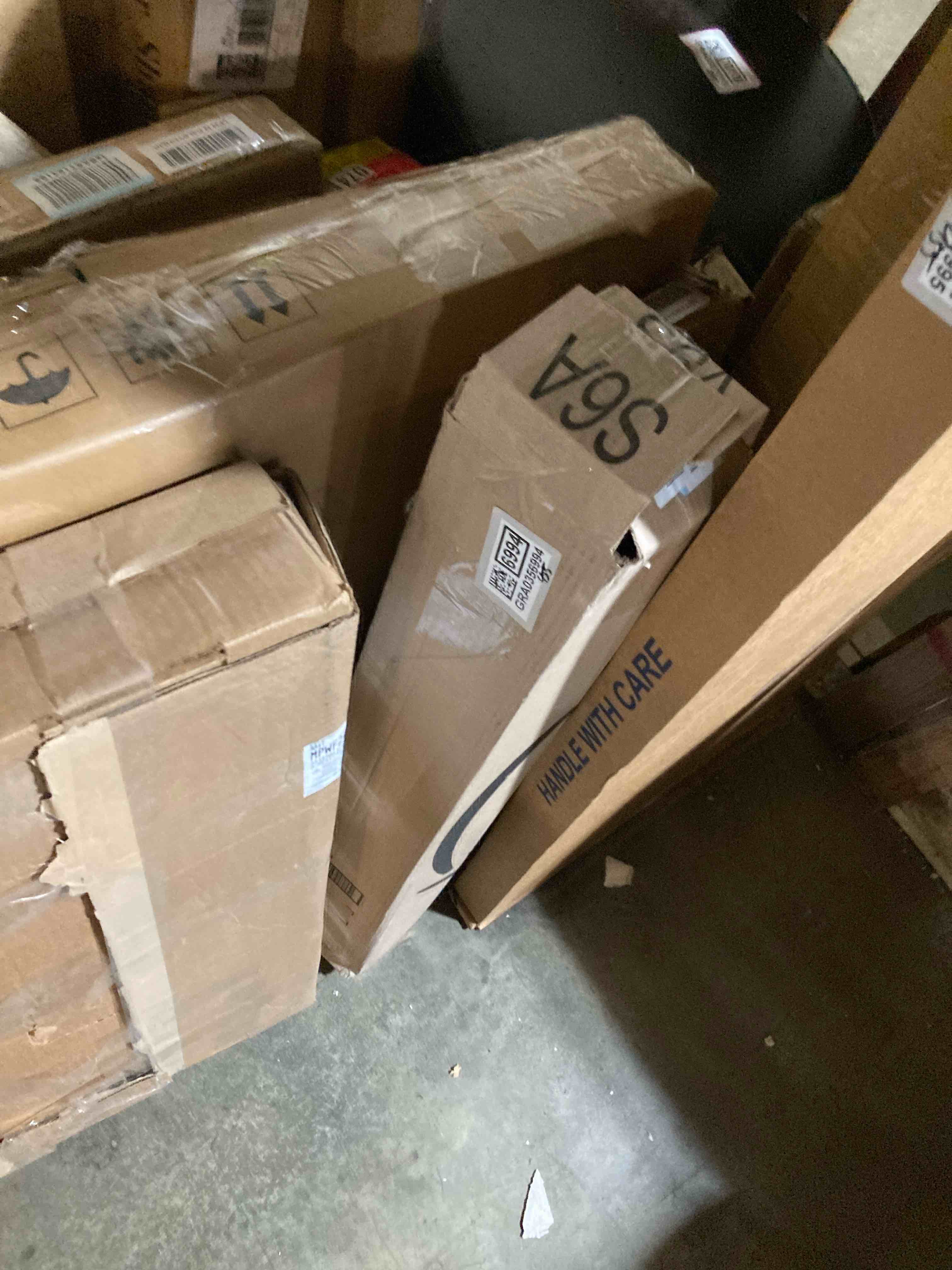 https://s3.amazonaws.com/lotting-images-prod/phillipi/GRA0356994_1743092037819.jpeg
