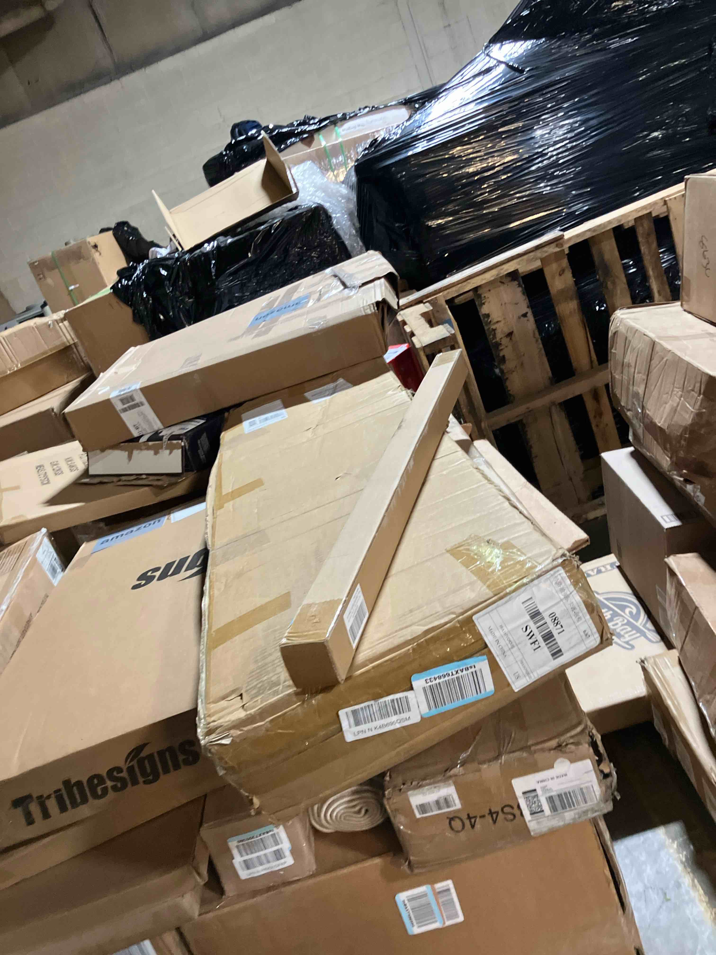 https://s3.amazonaws.com/lotting-images-prod/phillipi/GRA0357000_1743091310459.jpeg