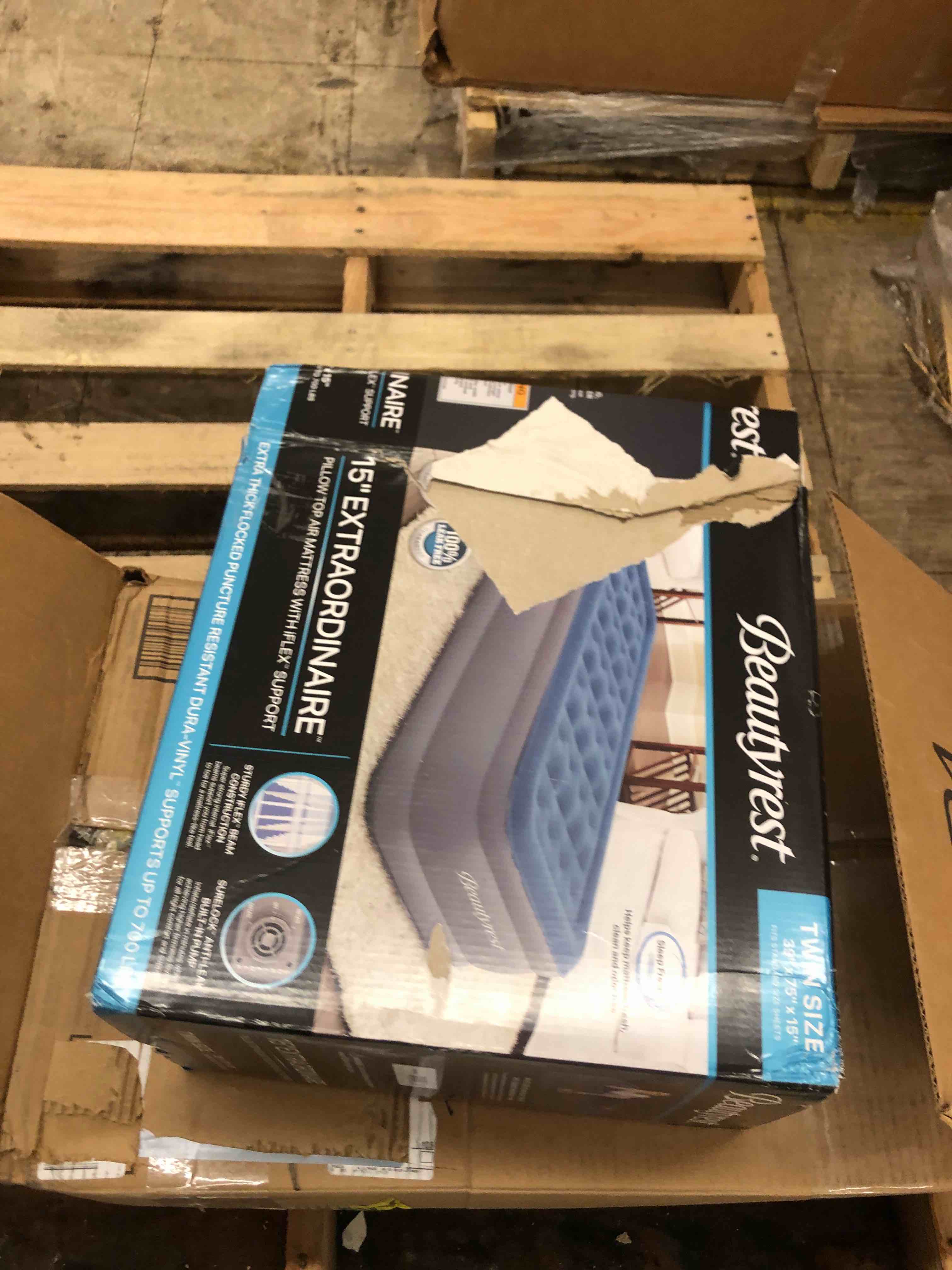 https://s3.amazonaws.com/lotting-images-prod/phillipi/GRA0359323_1739818206909.jpeg