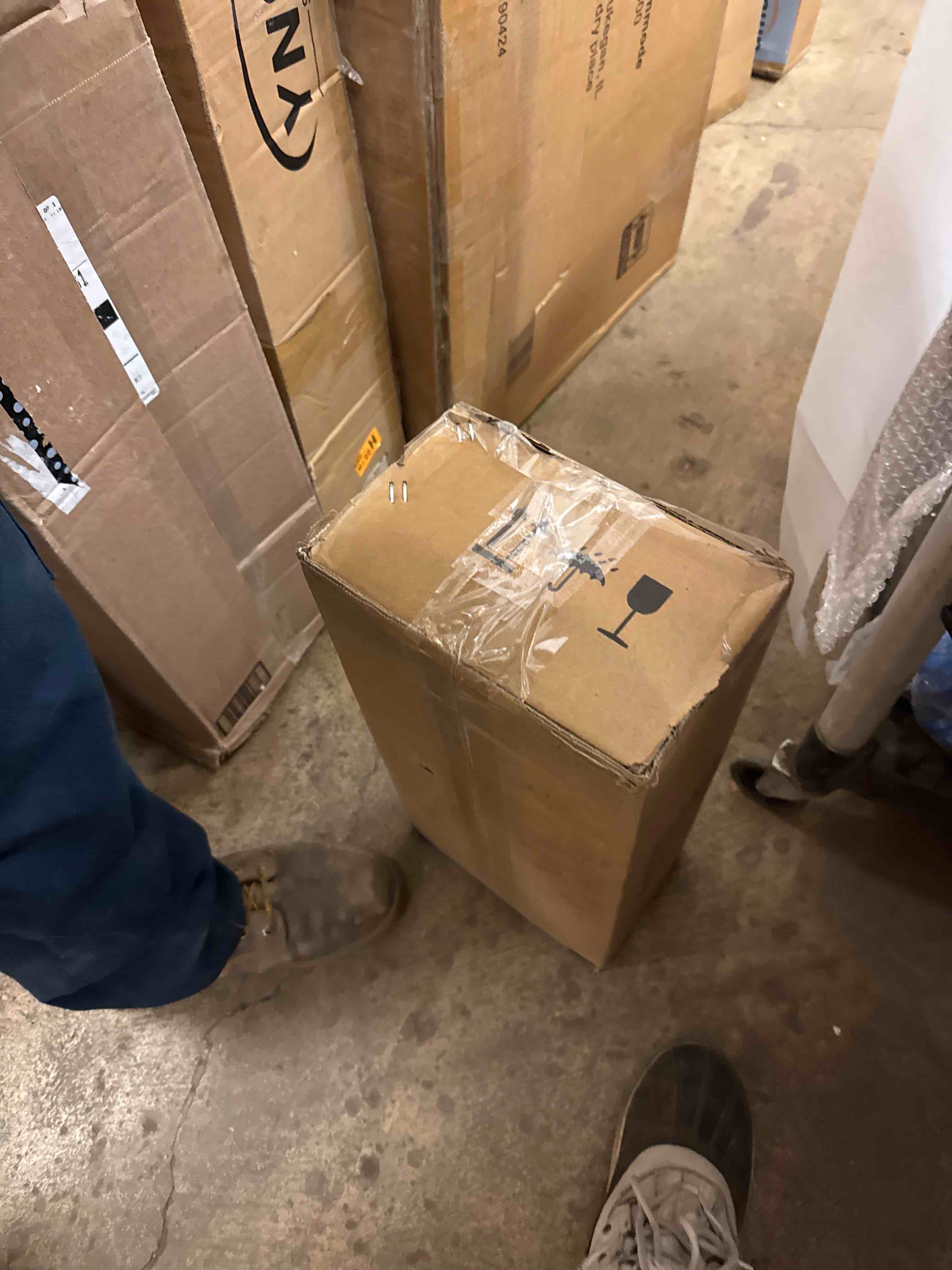 https://s3.amazonaws.com/lotting-images-prod/phillipi/GRA0359609_1739037392248.jpeg