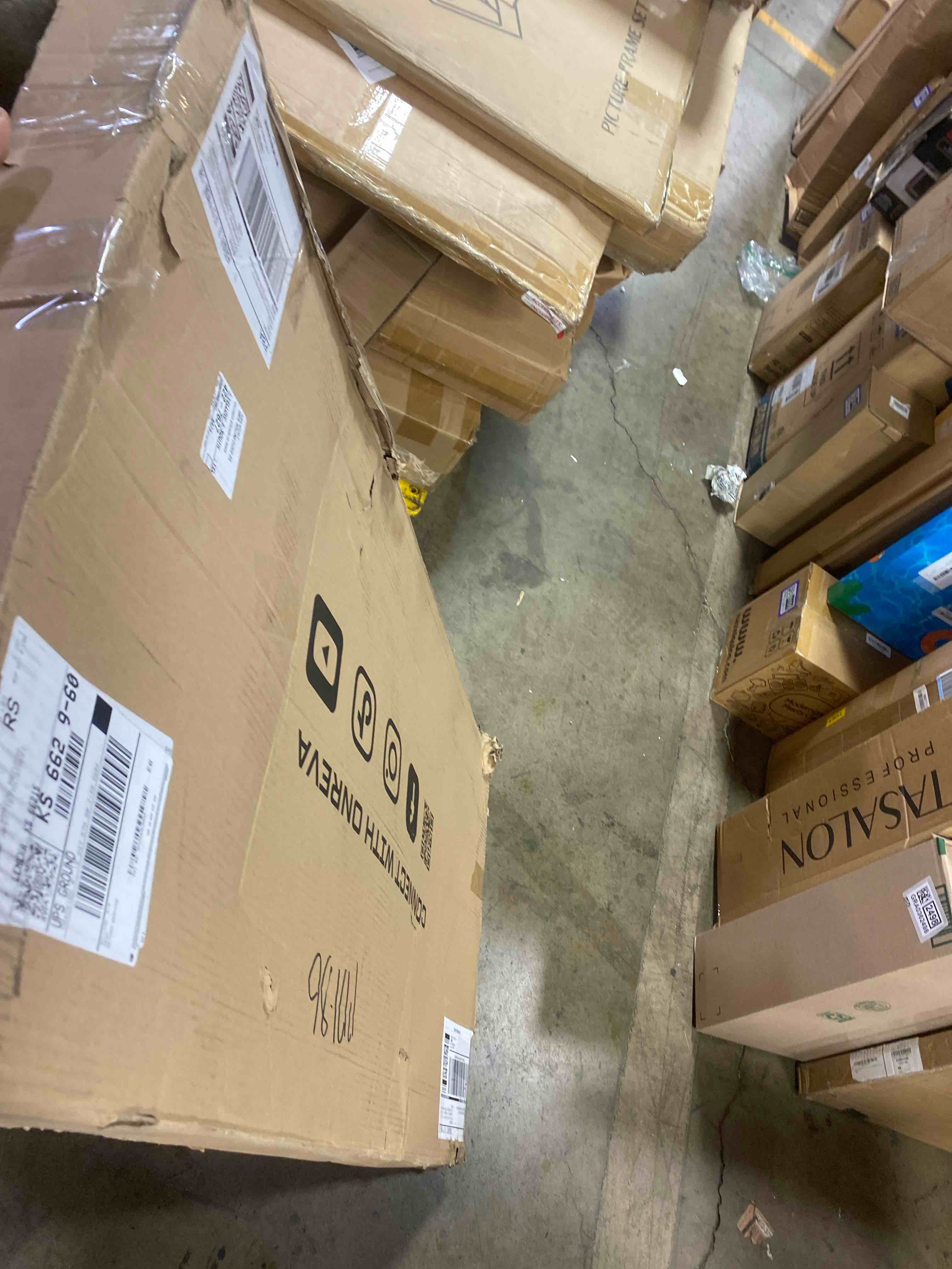https://s3.amazonaws.com/lotting-images-prod/phillipi/GRA0362495_1753813753155.jpeg