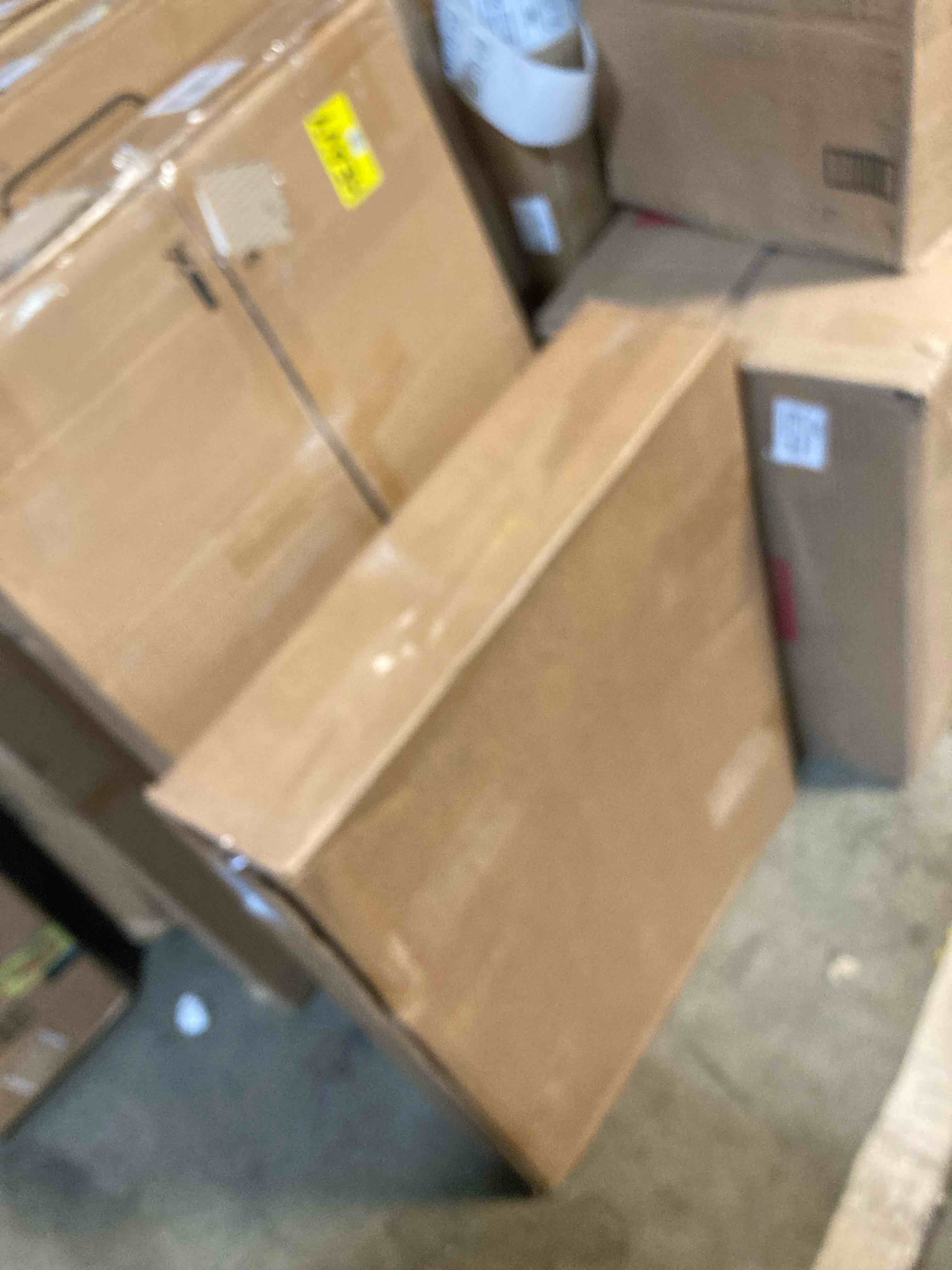 https://s3.amazonaws.com/lotting-images-prod/phillipi/GRA0363727_1744658036365.jpeg